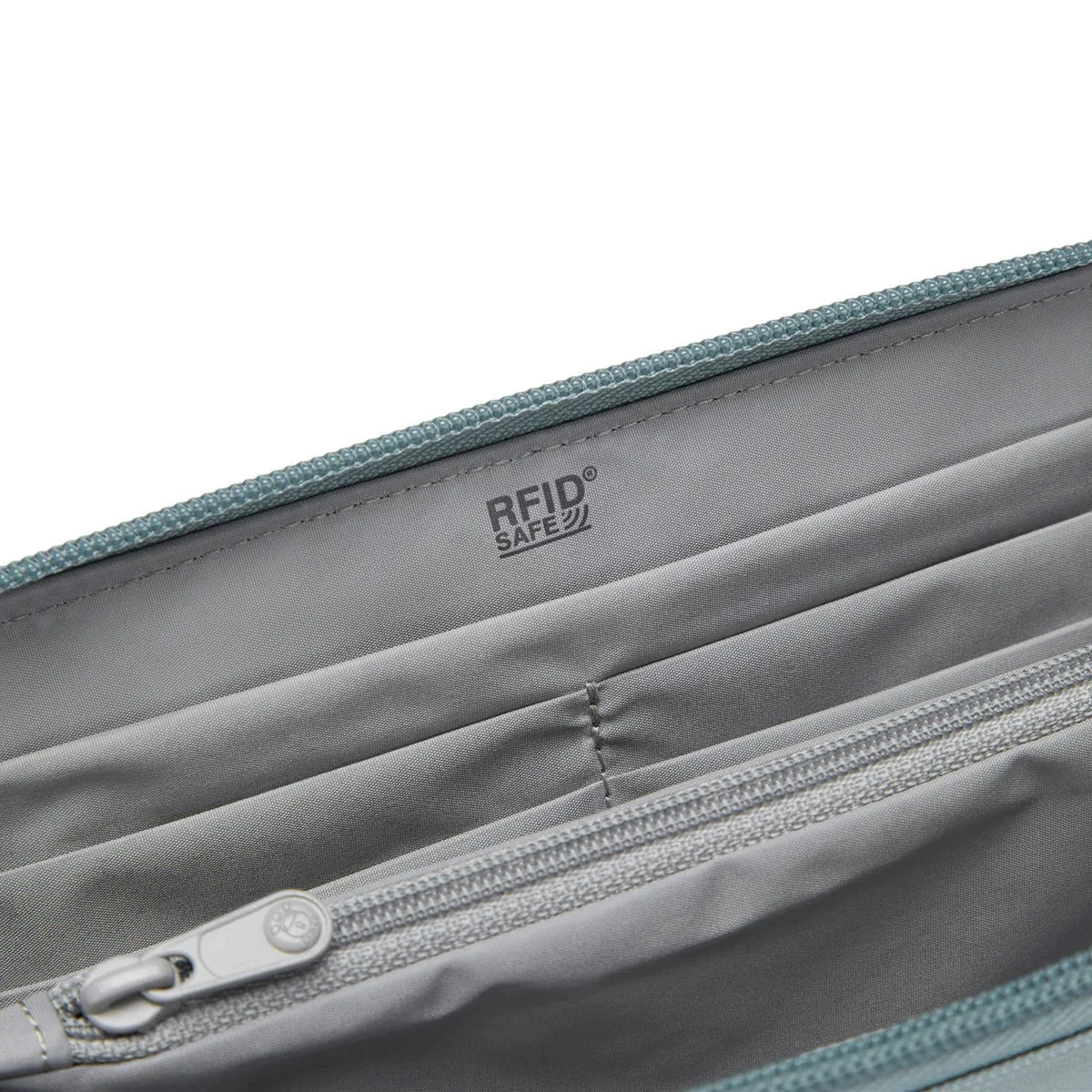 Pacsafe RFIDsafe™ RFID Blocking Continental Wallet - Secure Travel Wallet for Credit Cards & Passport - Perfect for International Trips & Daily Commute