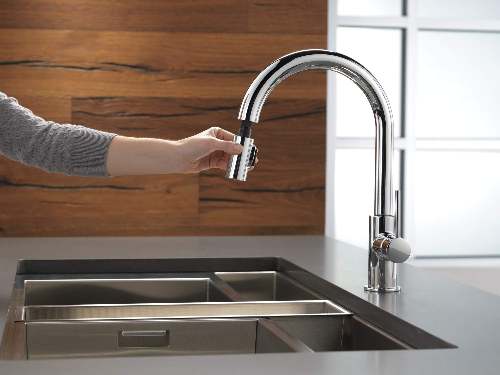 Delta Trinsic Pull-Down Kitchen Faucet in Chrome - Magnetic Docking Spray Head, Single-Handle Sink Faucet with High-Arc Spout (Model 9159-LS-DST) - Perfect for Modern Kitchens, Restaurants & Food Prep Areas