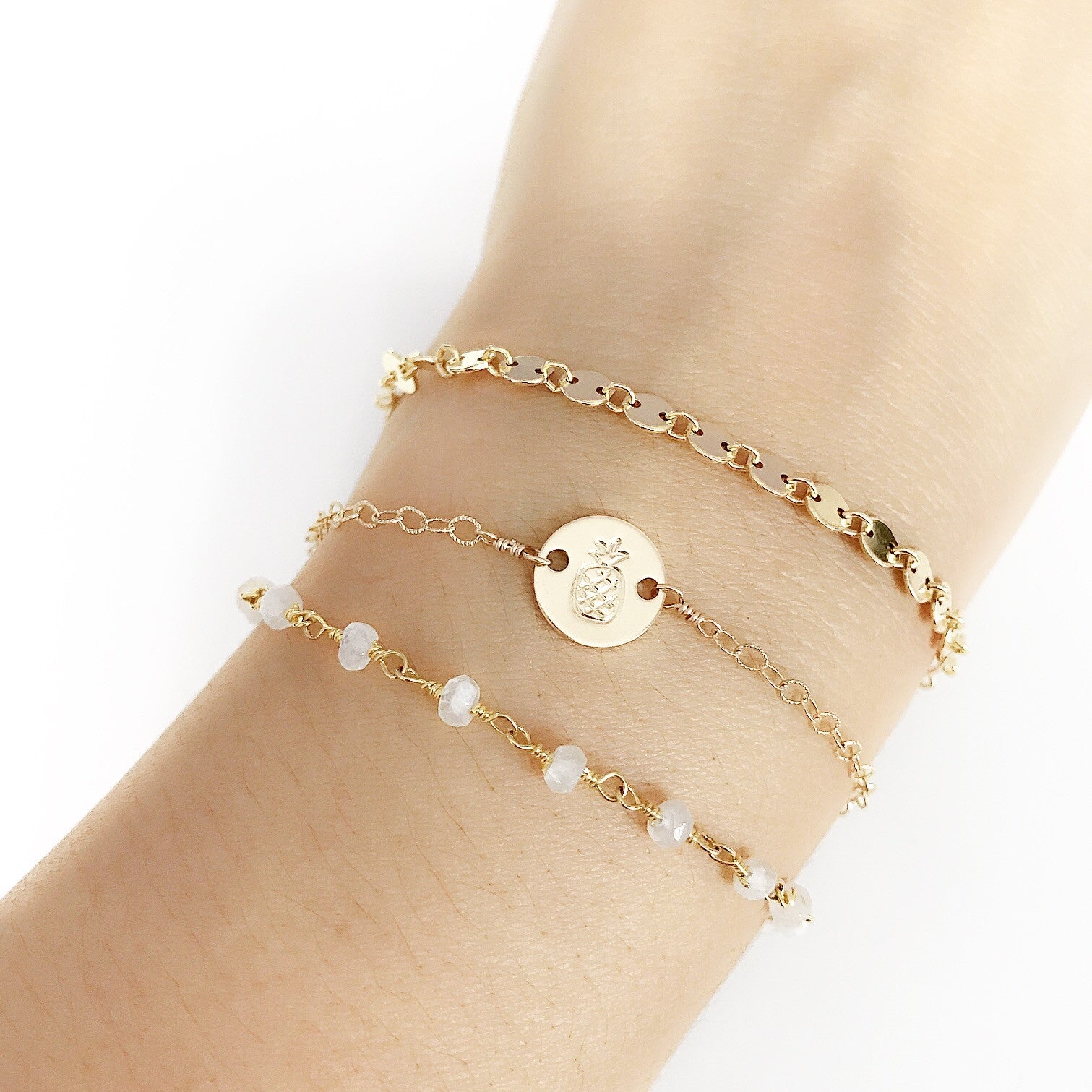 Stylish B318 Kari Bracelet for Women - Elegant Fashion Jewelry Gift for Parties, Weddings & Everyday Wear