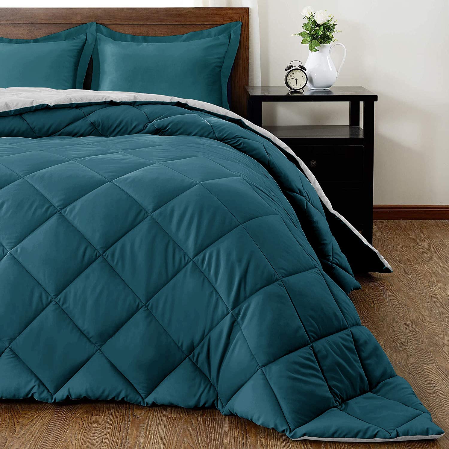 Reversible Down Alternative Comforter Set - 3 Piece Queen Size (88