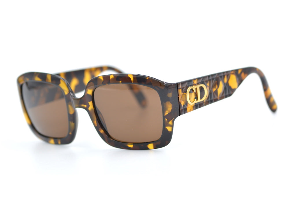 Christian Dior Prime Time 11B Sunglasses - Luxury Designer Shades for Women - UV Protection & Fashion Statement - Perfect for Beach, Driving & Outdoor Activities