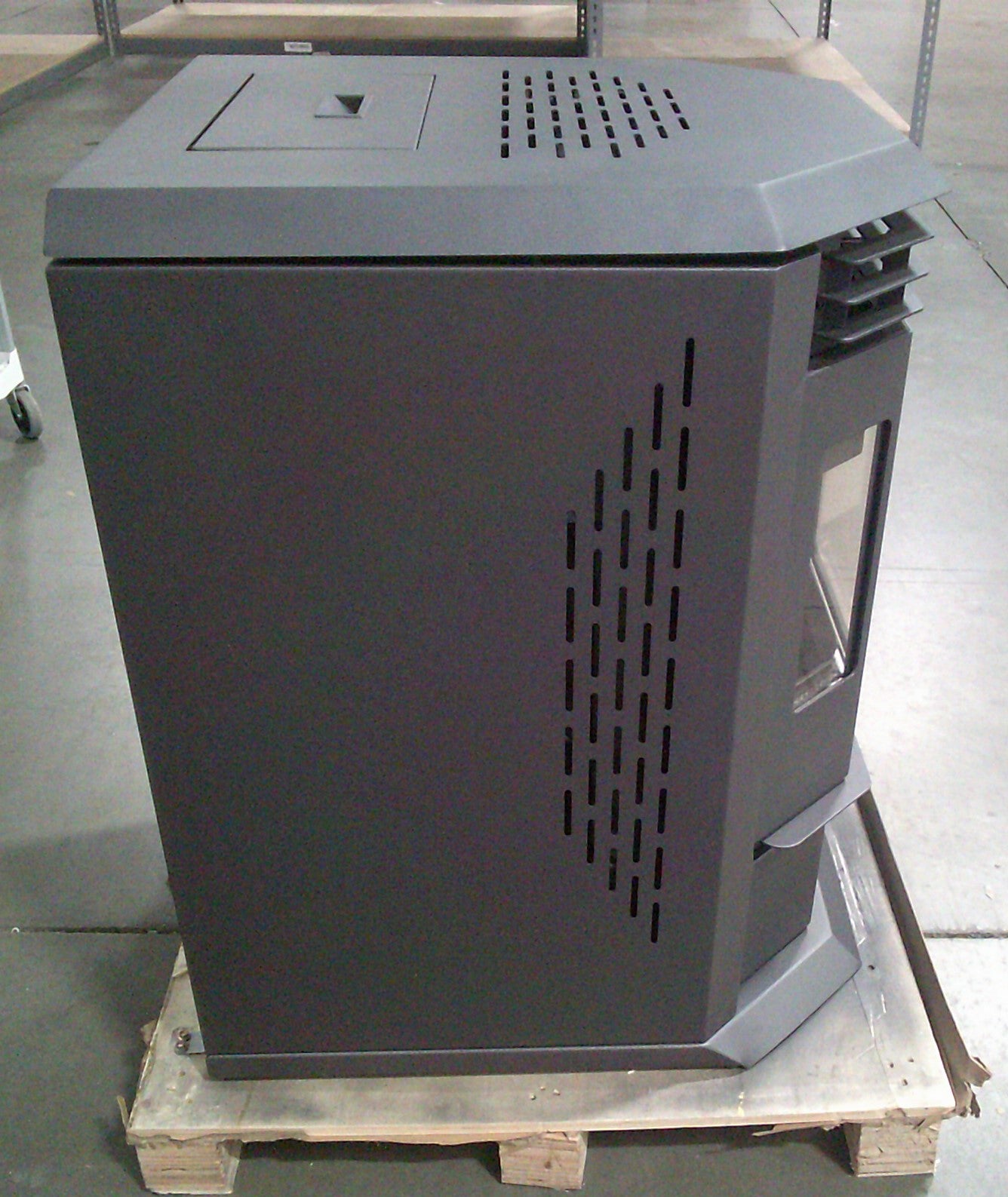 HP22 Black Pellet Stove with Minor Scratches/Dents - Model SD7096 | Efficient Heating for Homes, Cabins & Outdoor Spaces
