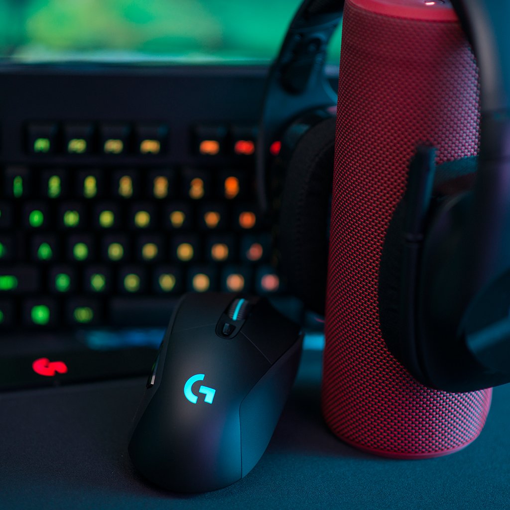 Logitech G703 Wireless Gaming Mouse - Lightspeed Technology, Powerplay Wireless Charging Compatible, German Package, Black - Perfect for PC & Console Gaming, Esports & Office Work