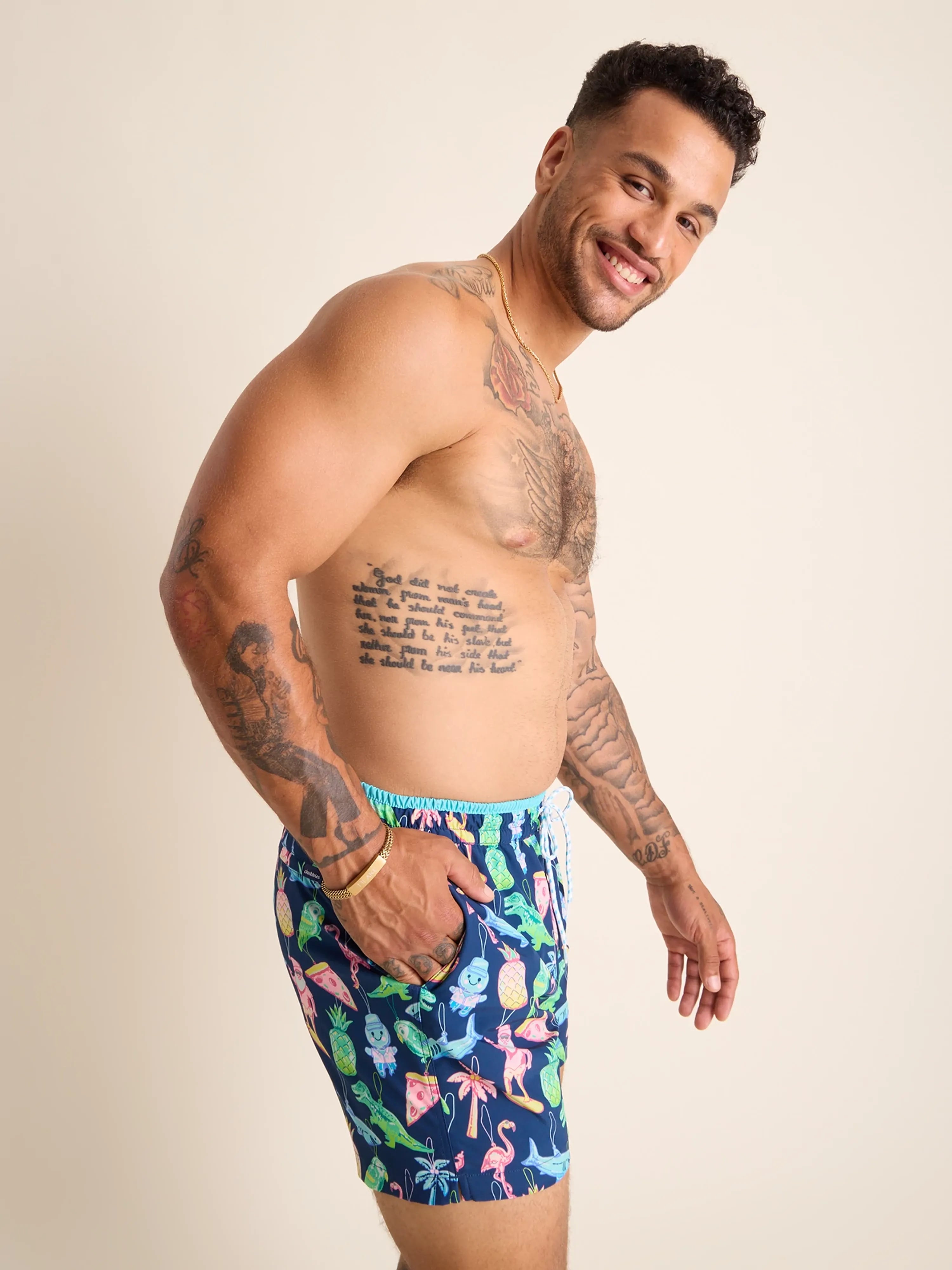 Chubbies 5.5 Inch The Holidoozies Swim Trunks for Men - Quick Dry Beach Shorts with Pockets - Navy Blue Swimwear for Pool, Vacation & Summer Activities