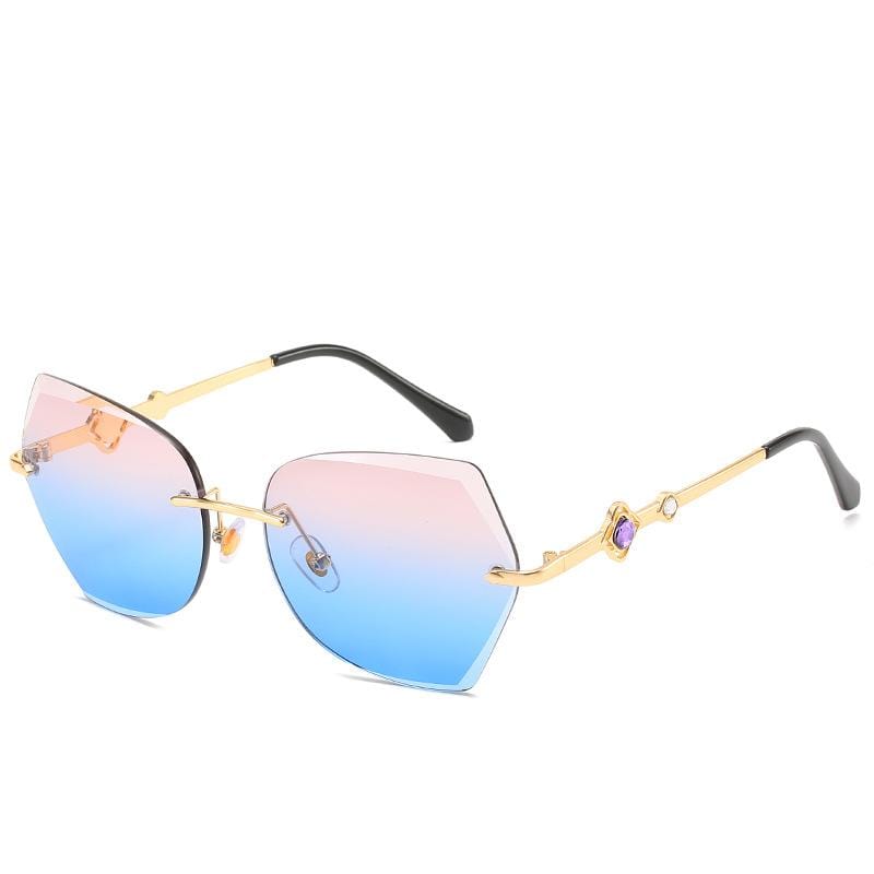 Stylish Oversized Sunglasses for Women - UV Protection & Fashionable Shades - Perfect for Beach, Driving & Outdoor Activities
