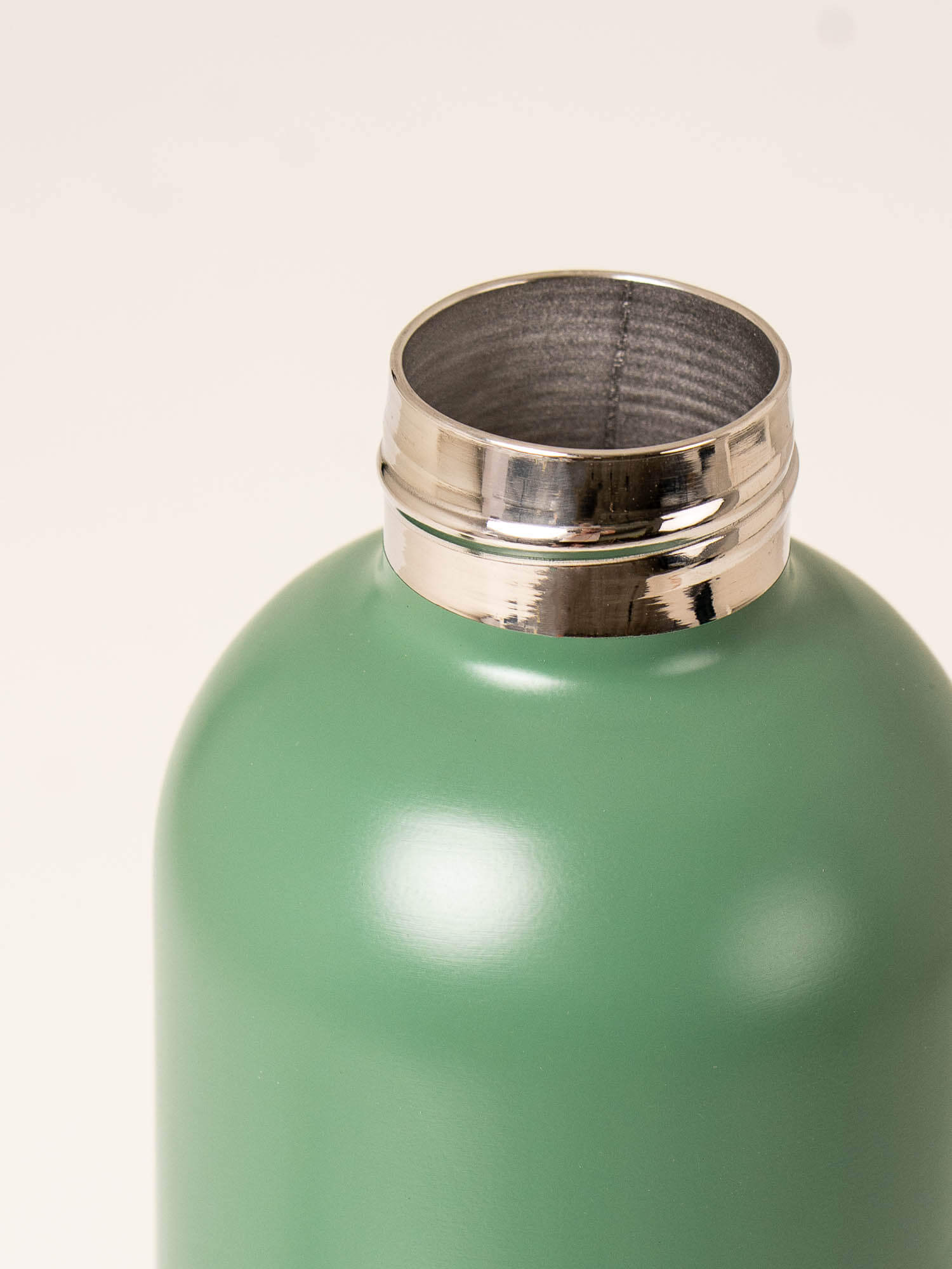 Premium Core Steel Water Bottle - 20oz, Dark Green, Leak-Proof & Insulated for Hot & Cold Drinks - Perfect for Hiking, Gym, Office & Outdoor Adventures