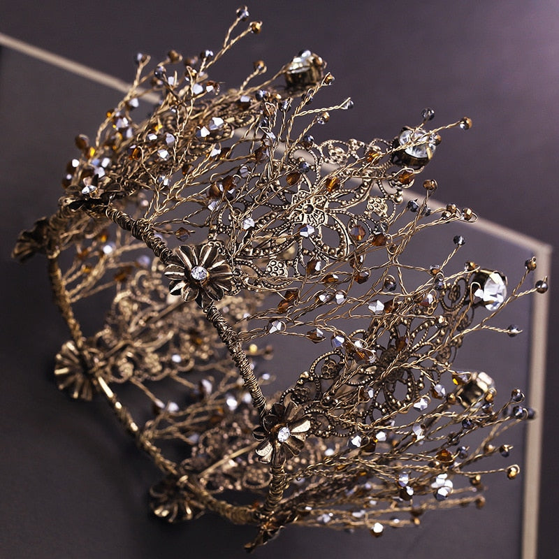 Vintage Royal Crown - Elegant & Majestic Headpiece for Cosplay, Renaissance Fairs & Historical Reenactments