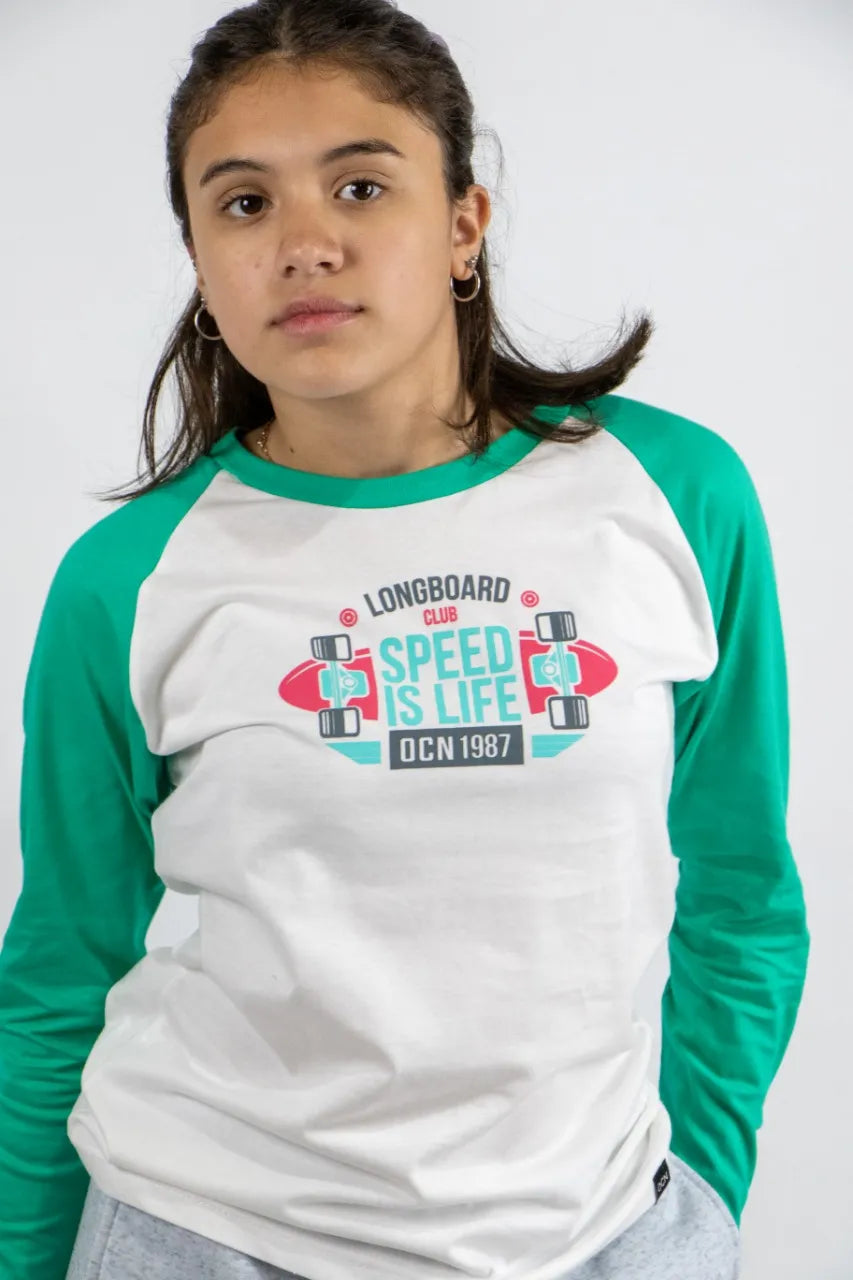 Original Title: Remera Ocn Na RML Liverpool Verde Benetton Blanco   Optimized Title: **Liverpool Green Benetton White T-Shirt - Men's Casual Cotton Tee for Sports, Streetwear & Everyday Comfort**