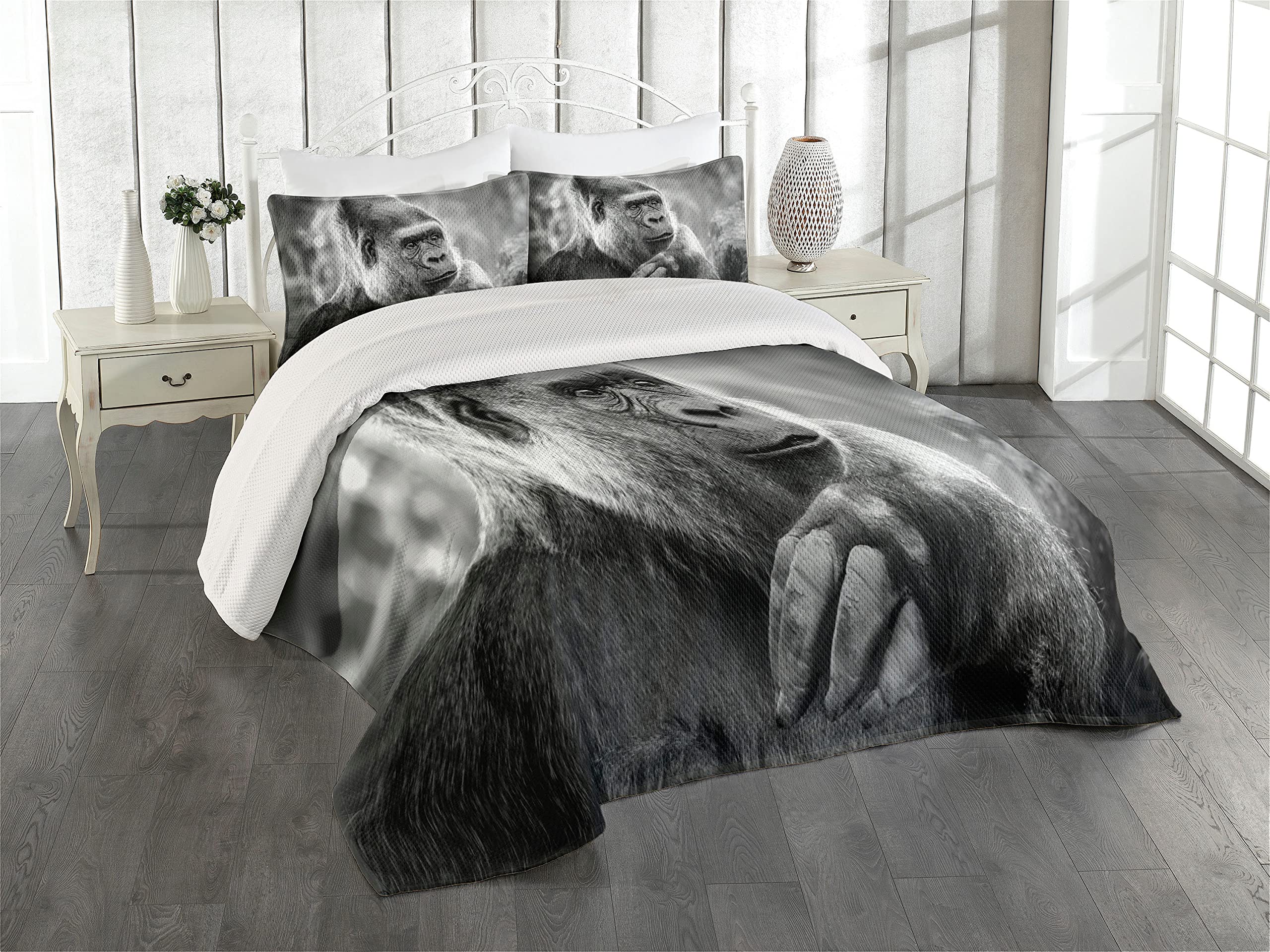 Ambesonne King Size Gorilla Bedspread Set - 3 Piece Quilted Coverlet with 2 Pillow Shams, Dimgray Charcoal Ape Animal Design on Blurred Background | Jungle Theme Bedroom Decor, Wildlife Lover Gift, Cozy Home Textiles