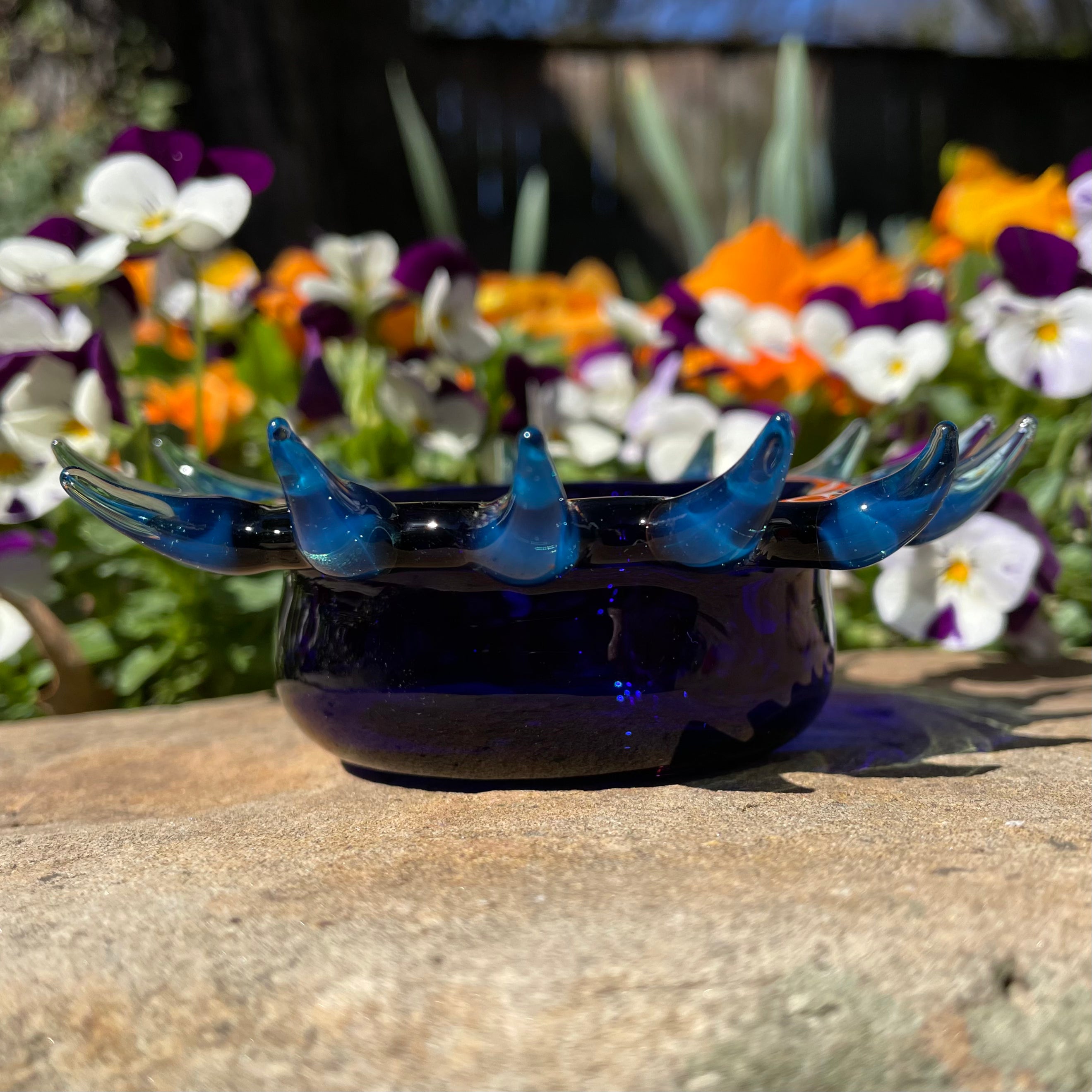 Premium Spiky Cactus-Shaped Ashtray - Durable Metal Outdoor/Indoor Smoking Accessory for Home, Office, Patio & Garden Use