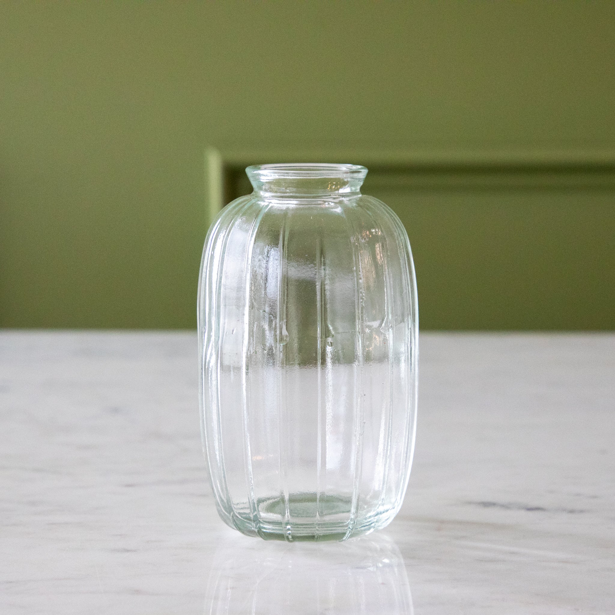 Elegant Glass Bud Vase for Flowers - Small Floral Centerpiece for Weddings, Home Decor, and Table Settings