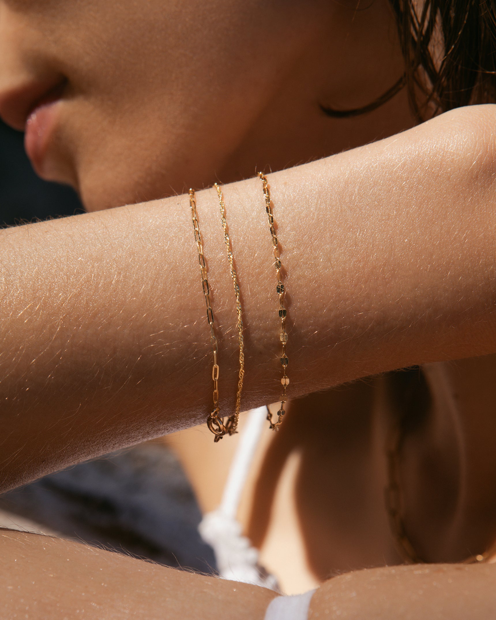 Shimmer Mirror Bracelet for Women - Elegant Adjustable Crystal Reflective Bangle for Parties, Weddings & Special Occasions