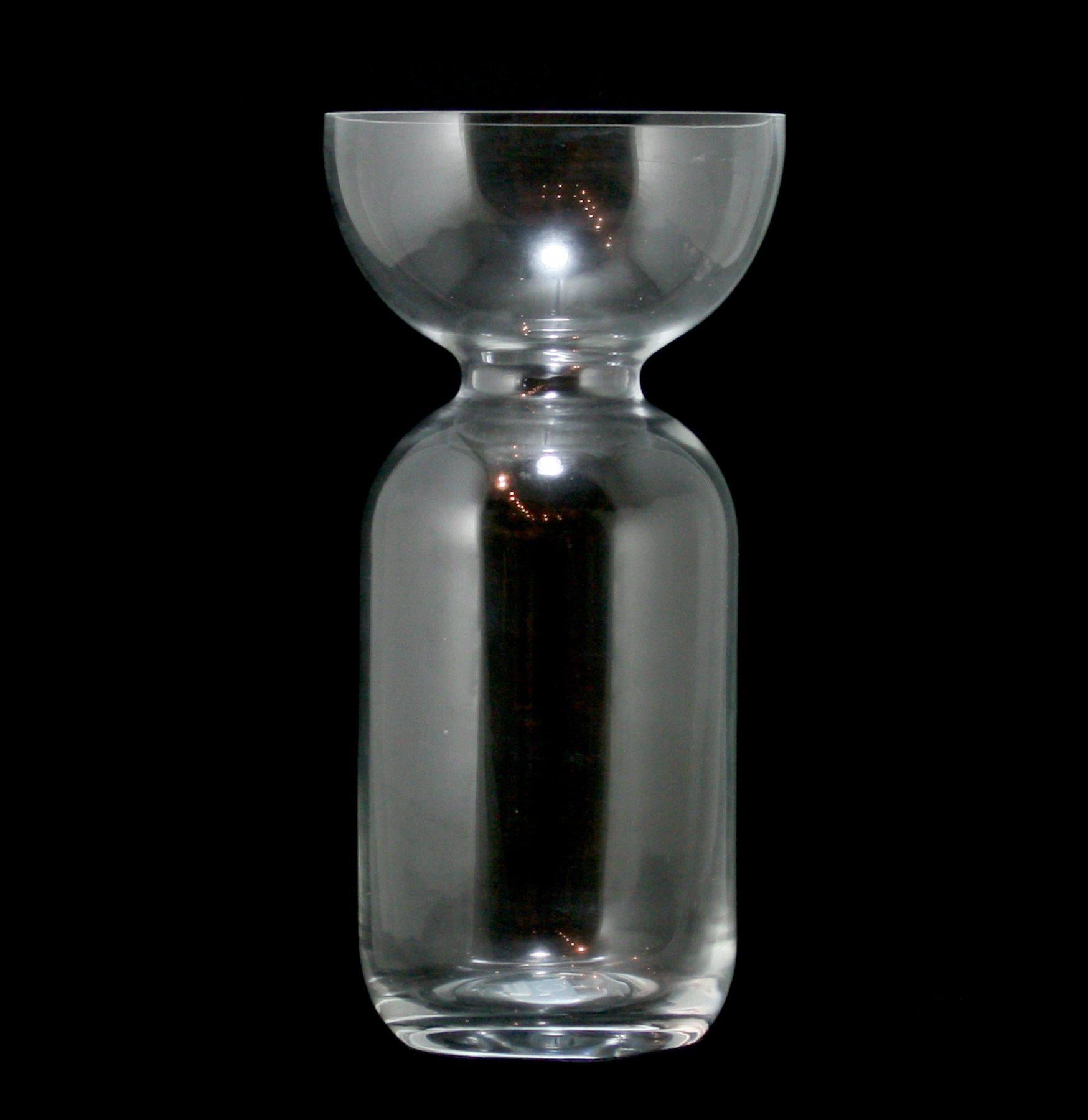 Clear Glass Bulb Vase - 8 Inch Tall Flower Vase for Home Decor, Wedding Centerpieces & Floral Arrangements - Perfect for Roses, Tulips and Fresh Flowers