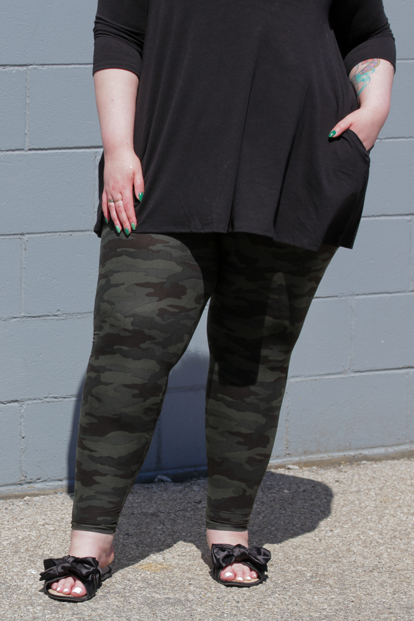 Deep Green Camo Plus Size Hoodie (3X 5X) - Comfortable Oversized Pullover for Outdoor Adventures & Casual Wear