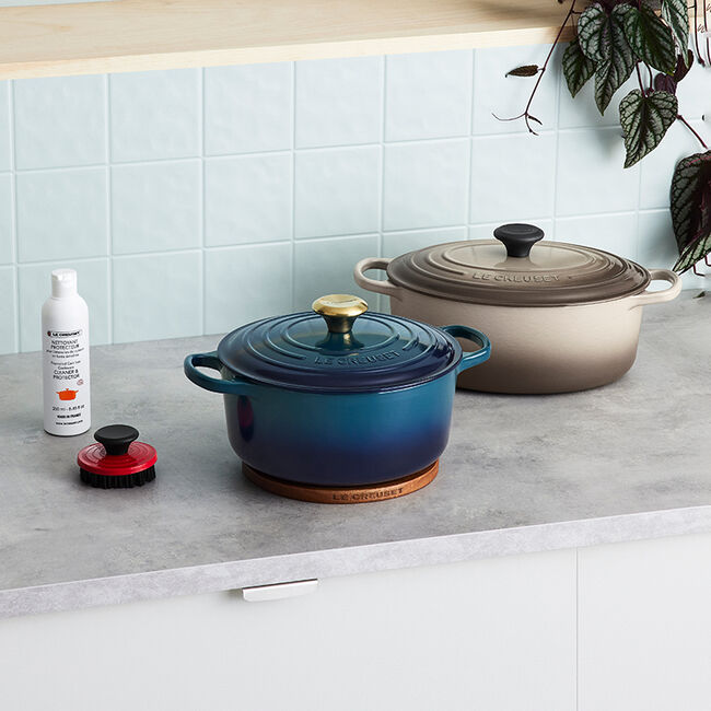 Le Creuset 3.3 Quart Enameled Cast Iron Dutch Oven - Shell Pink | Perfect for Braising, Stewing & Baking | Stovetop to Oven Safe | Ideal for Family Dinners & Entertaining
