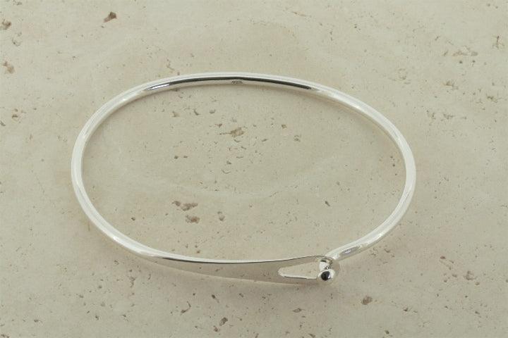 Elegant Clean Curved Hook Bangle Bracelet for Women - Perfect for Casual Wear, Parties & Special Occasions
