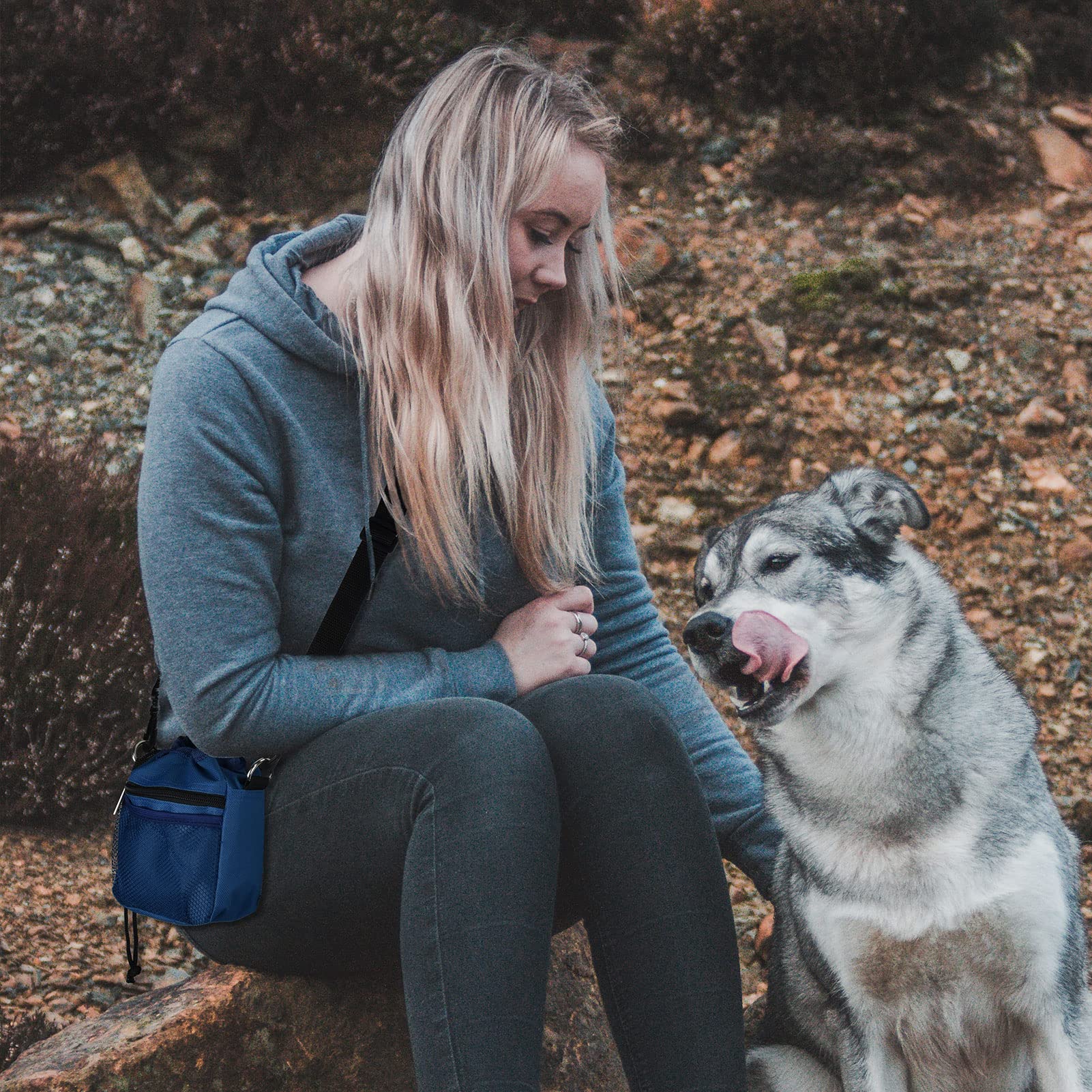 **Waterproof Dog Treat Pouch with Training Clicker & Adjustable Belt – Multi-Pocket Hands-Free Bag with Built-in Poop Dispenser – Perfect for Dog Walking, Hiking & Outdoor Training – Blue**