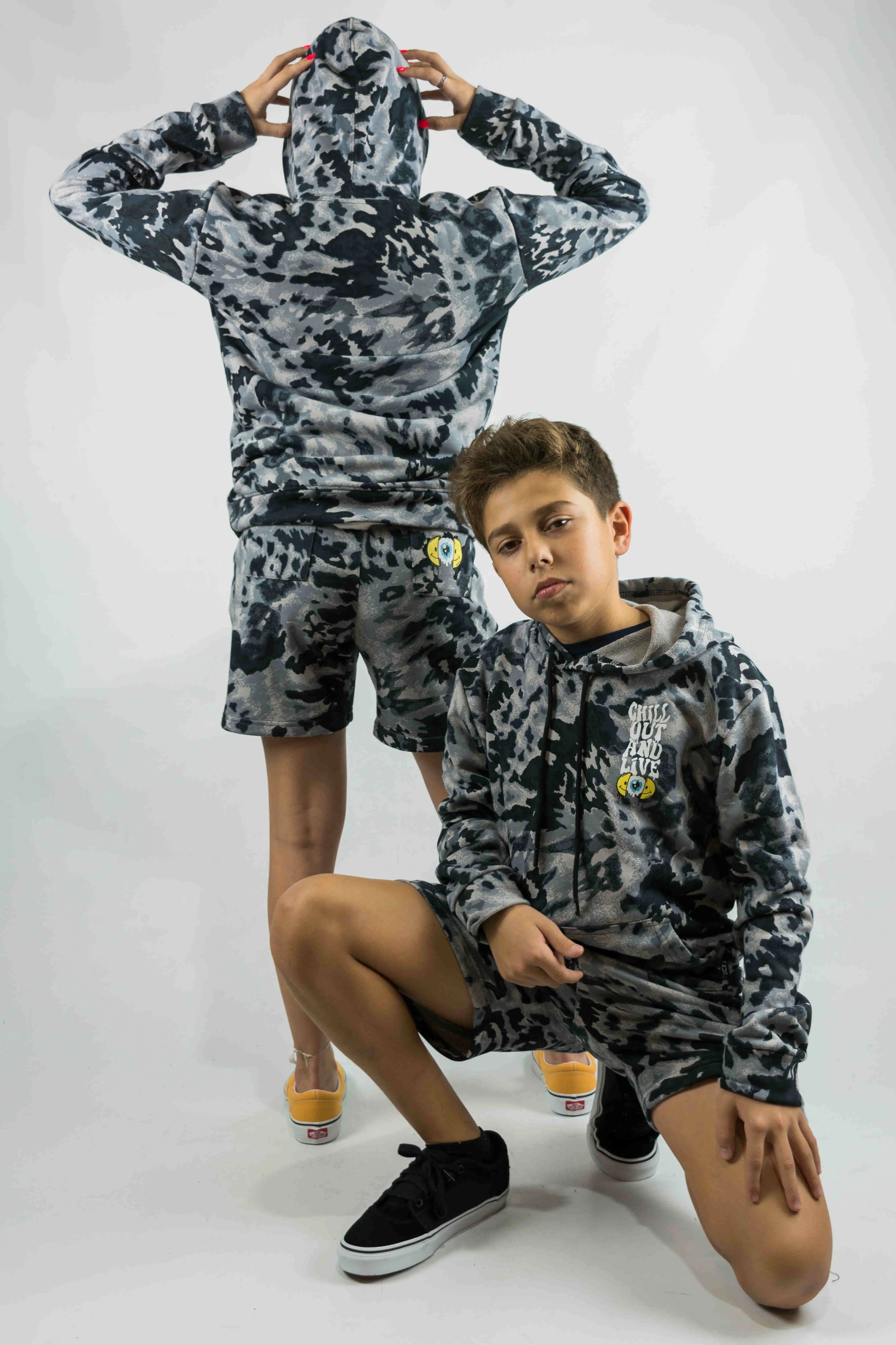 Unisex Melbourne Batik Black Hoodie - Stylish & Comfortable Pullover for Men & Women - Perfect for Casual Wear, Street Fashion & Outdoor Activities