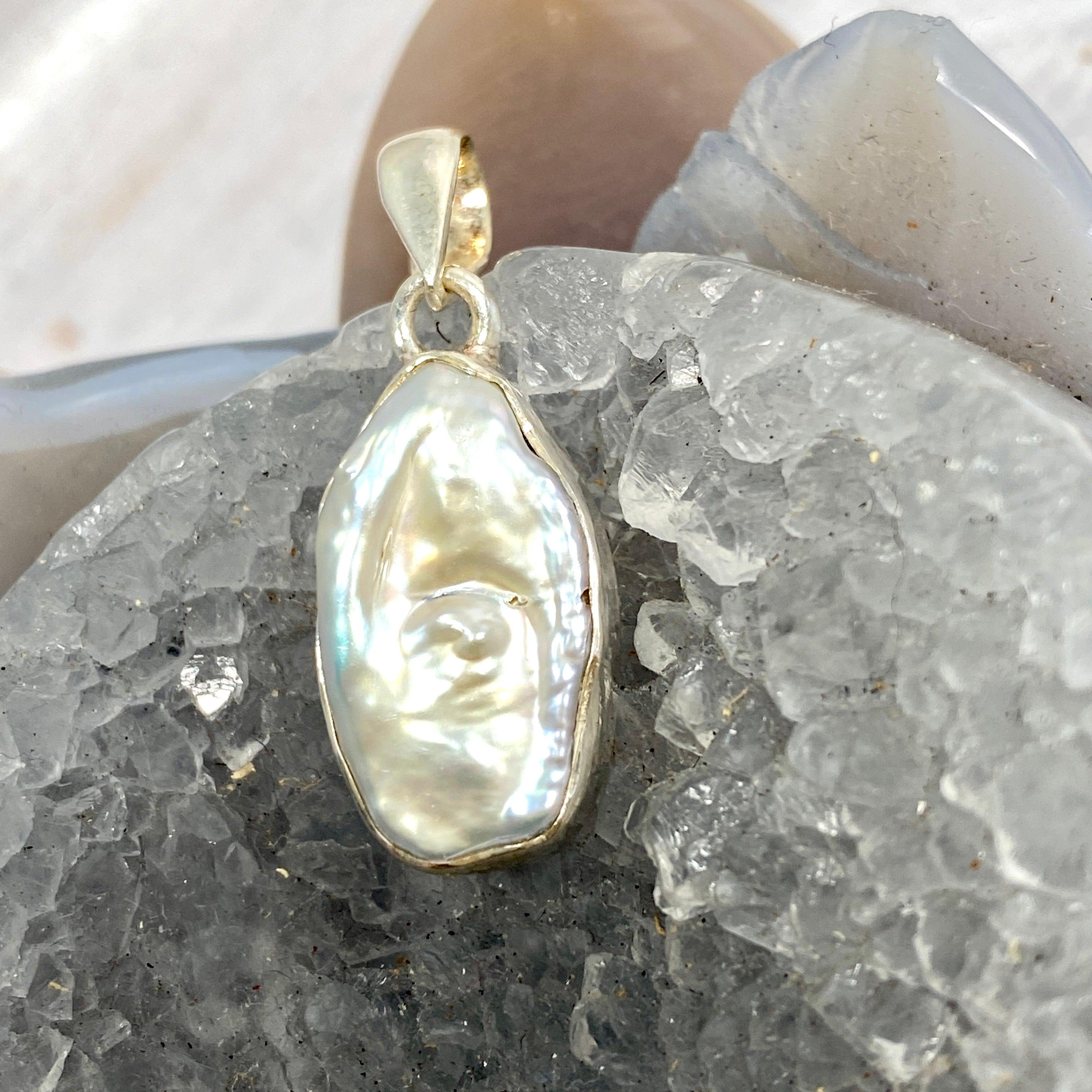Freeform Pearl Pendant Necklace KPGJ3288 - Elegant Jewelry for Women, Perfect for Weddings, Parties & Special Occasions