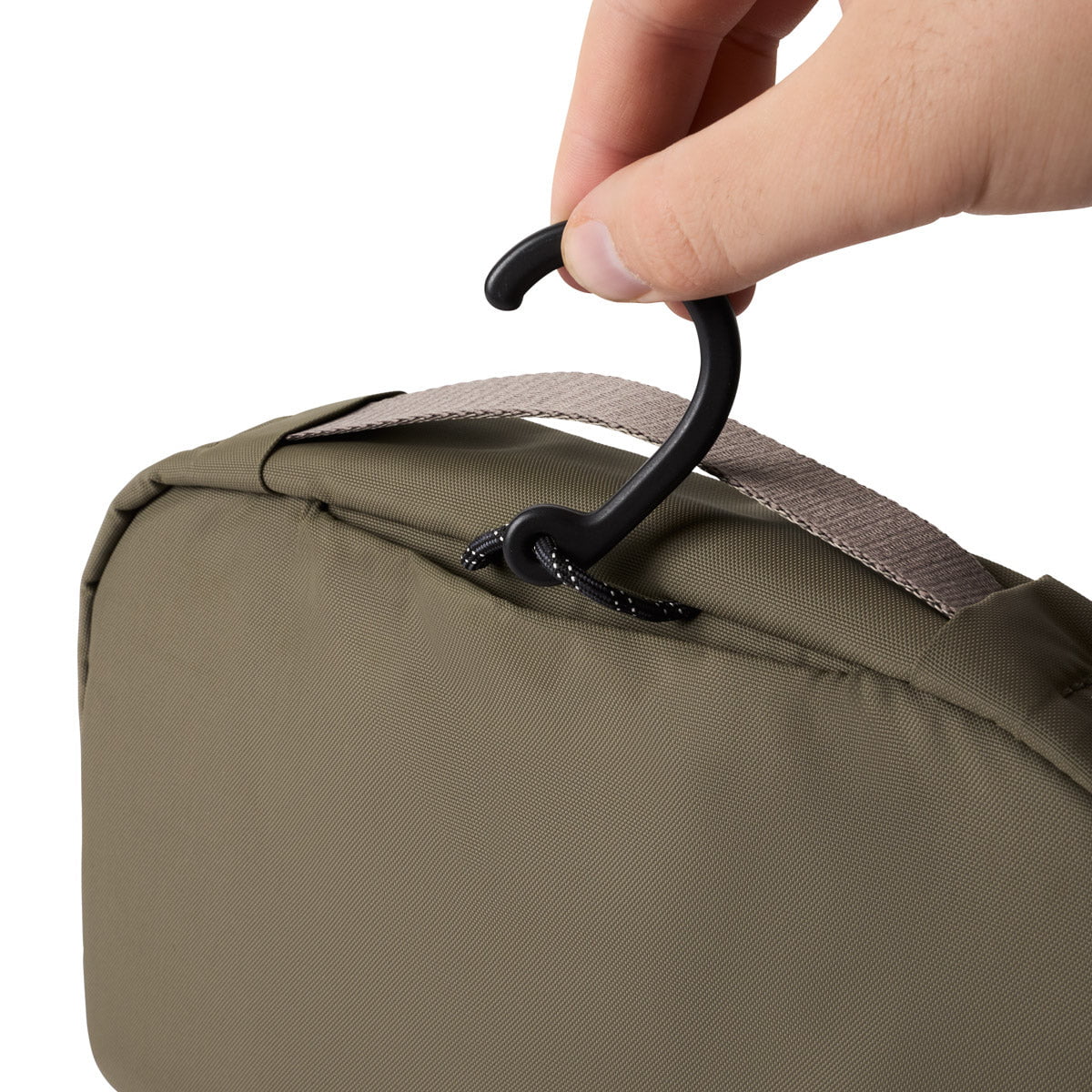 Bellroy Premium Hanging Toiletry Bag for Travel - Water-Resistant Organizer with Multiple Pockets for Toiletries, Cosmetics & Shaving Essentials - Perfect for Camping, Gym & Business Trips
