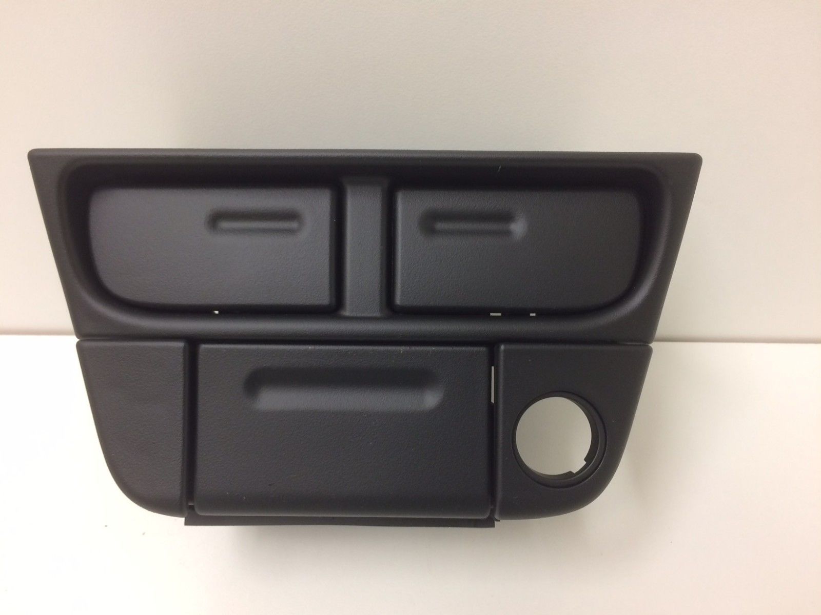 Genuine Holden Dash Cup Holder & Ashtray Replacement for JR JS Vectra 1997-2001 Models - Perfect for Car Interior Upgrade & Road Trips