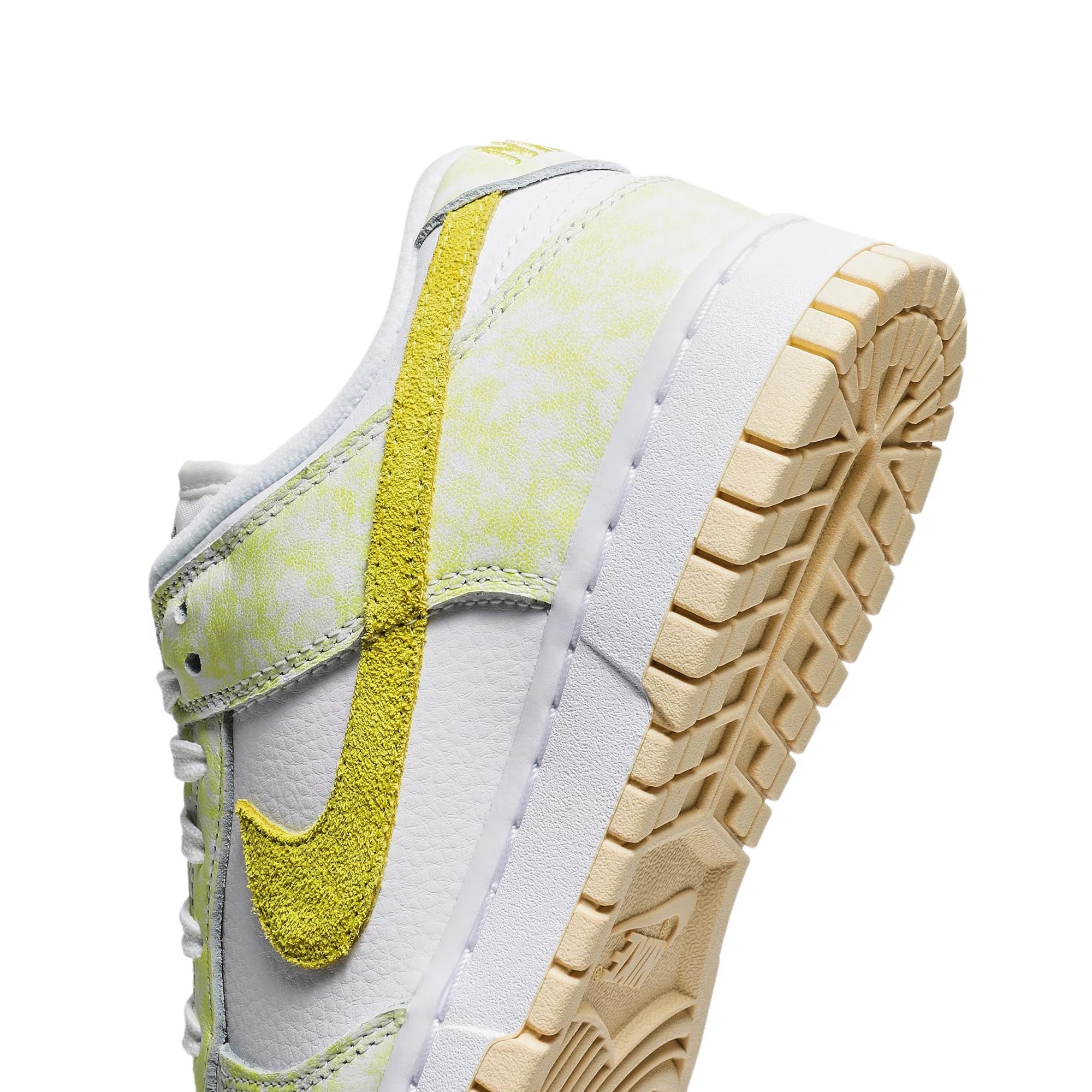 Nike Dunk Low OG 'Yellow Strike' Retro Sneakers for Men - Classic Basketball Shoes for Casual Wear, Street Style & Sneaker Collection
