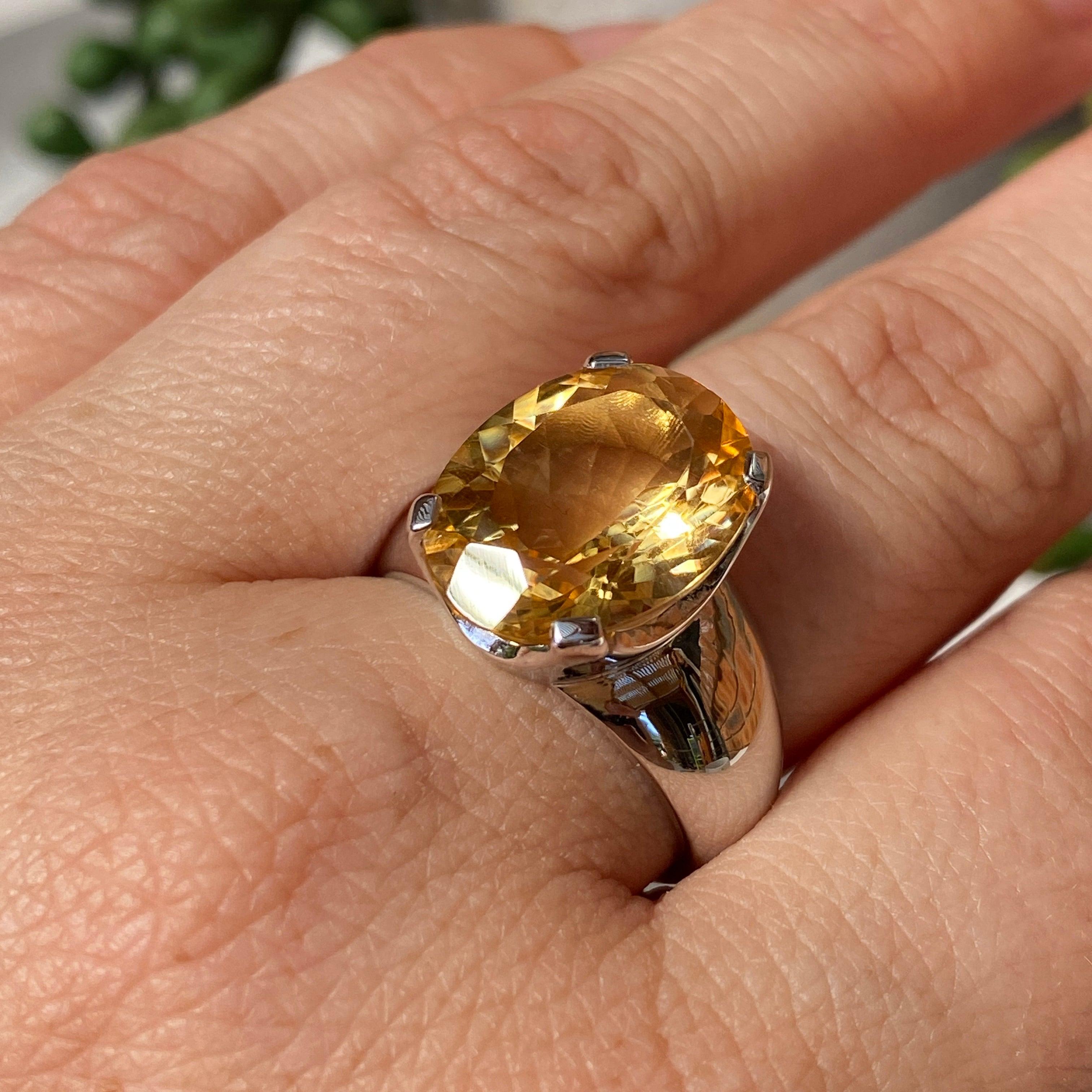 14K Gold Citrine Oval Cut Ring Size 8 - Elegant Gemstone Jewelry for Women - Perfect for Weddings, Anniversaries & Special Occasions