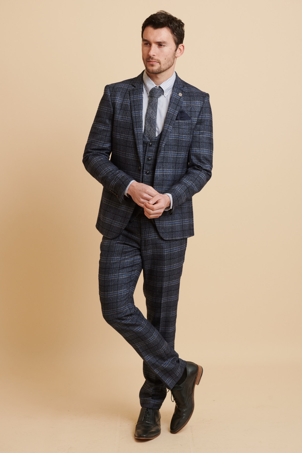 Everton FC James Tarkowski Andy Blue Check Suit - Official Football Player Outfit for Matchdays & Special Events