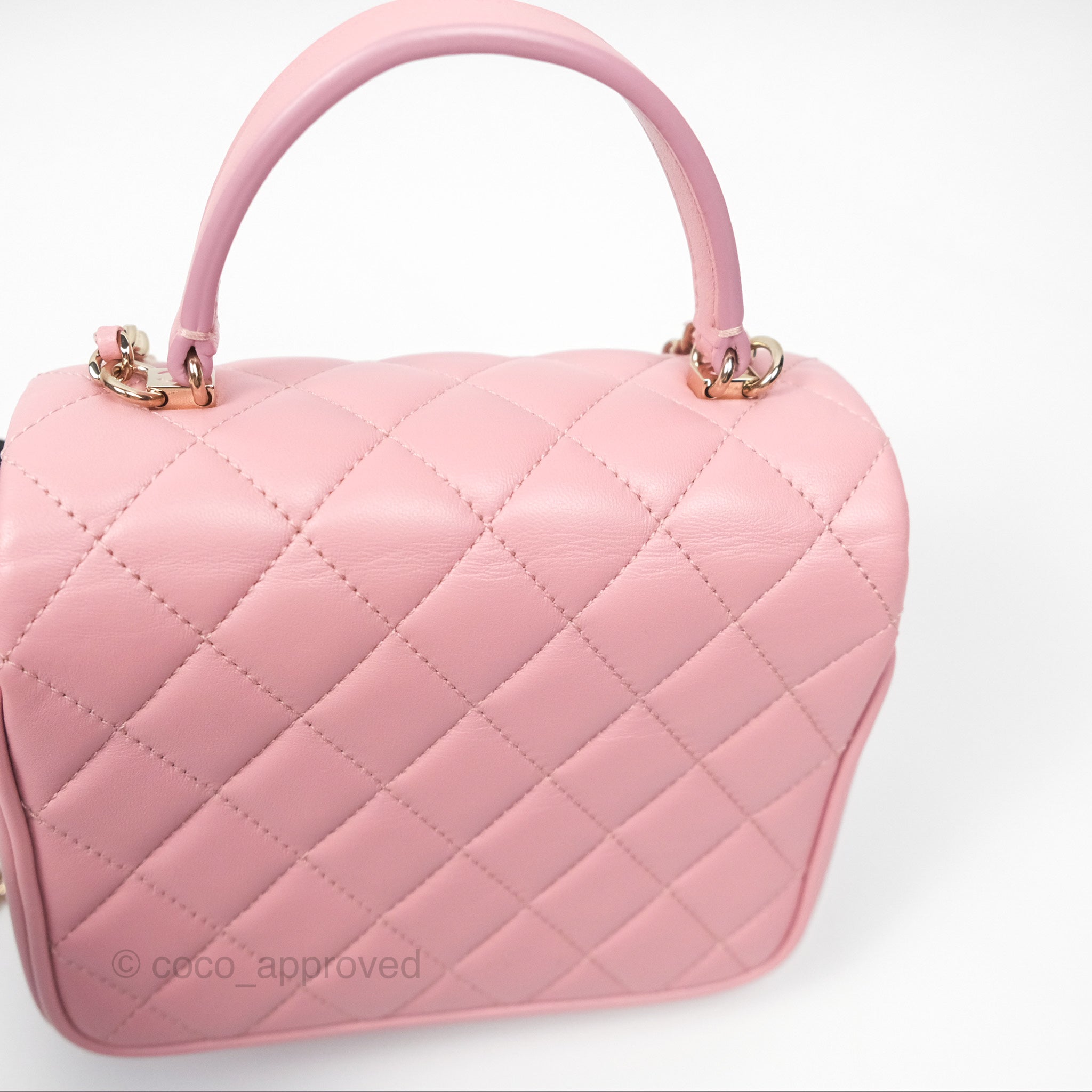 Chanel Citizen Chic Flap Bag in Pink Lambskin Leather with Gold Hardware - Luxury Crossbody Purse for Women, Perfect for Date Night & Special Occasions