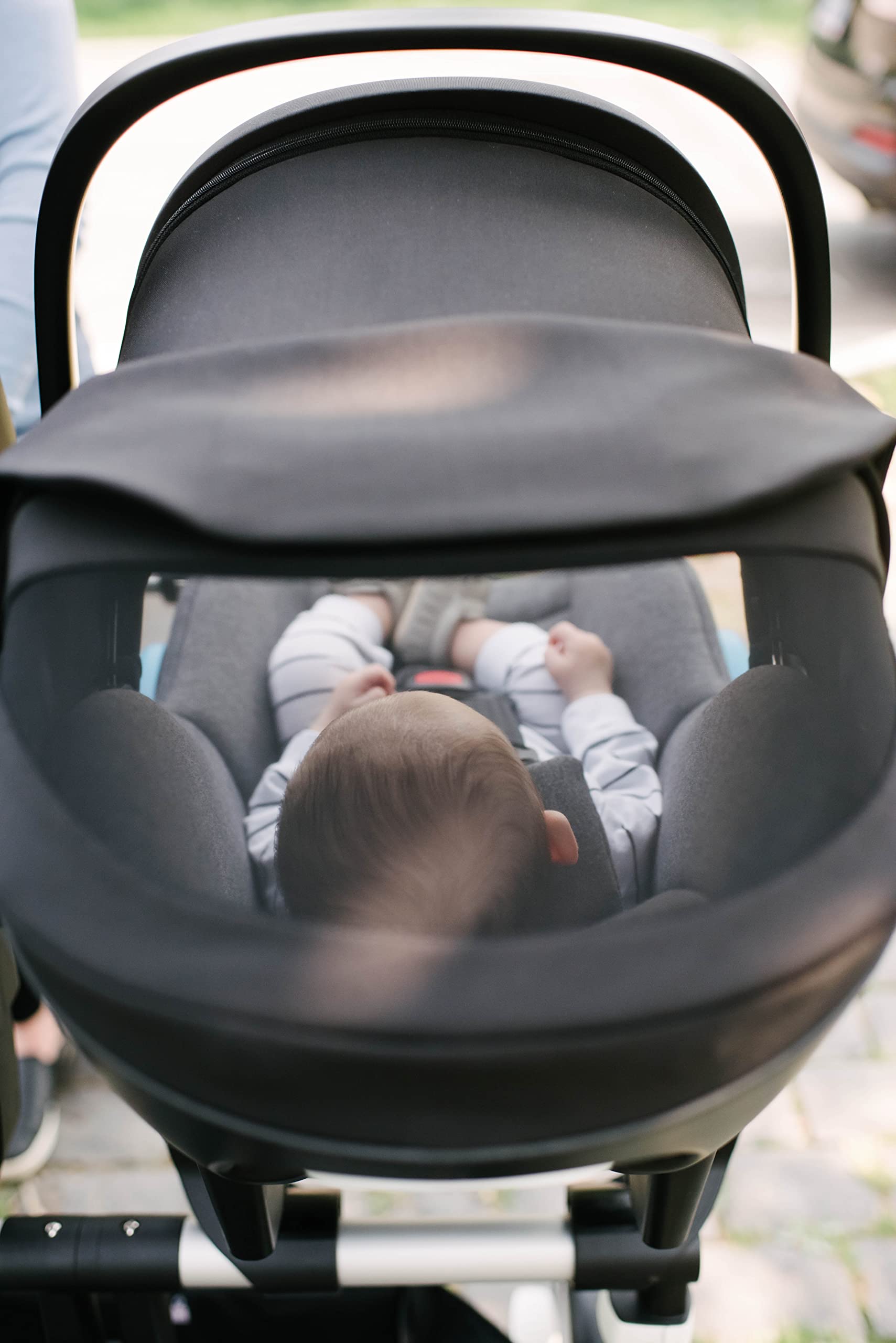 Clek Liing Infant Car Seat - Thunder | Lightweight, Safe & Comfortable Baby Car Seat for Newborns | Perfect for Travel, Daily Commutes & Family Road Trips