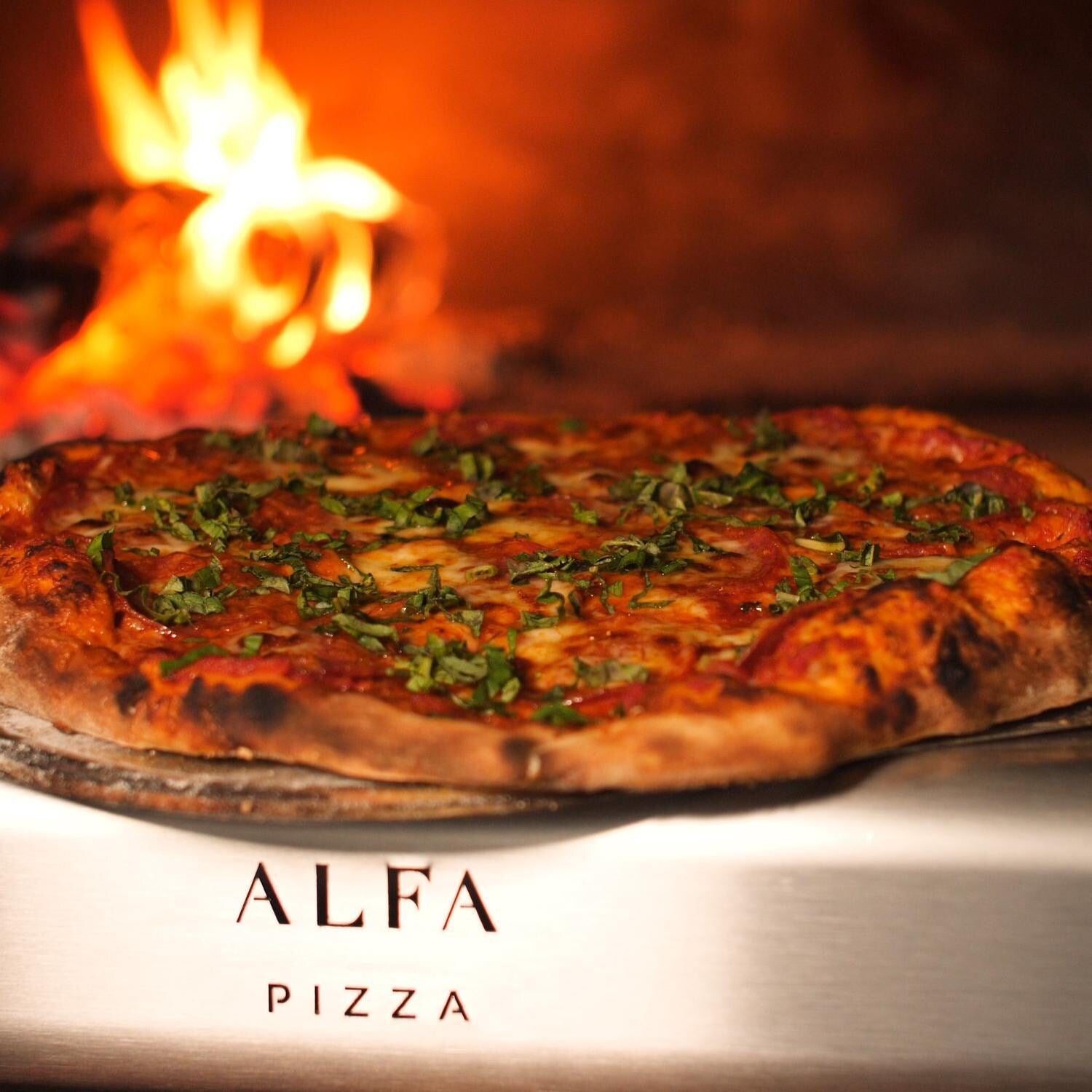 Alfa Pizza Ovens Classico 4 Pizze Copper Outdoor Wood Fired Pizza Oven with Base - Perfect for Backyard Cooking, Garden Parties & Authentic Italian Pizza Making