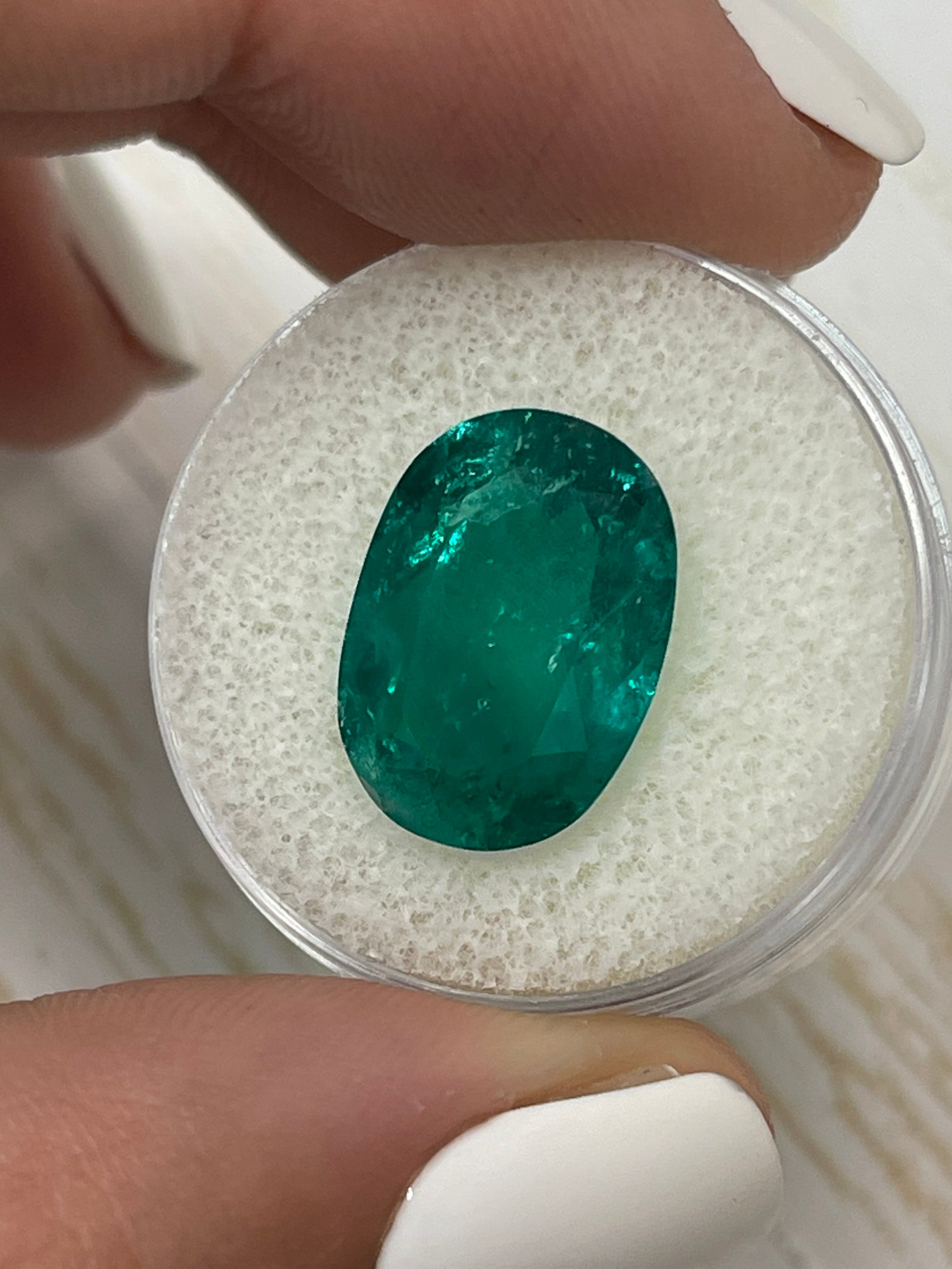 7.22 Carat 15.5x11mm Vivid Muzo Green Natural Loose Colombian Emerald Gemstone - Oval Cut for Jewelry Making, Engagement Rings & Luxury Collections