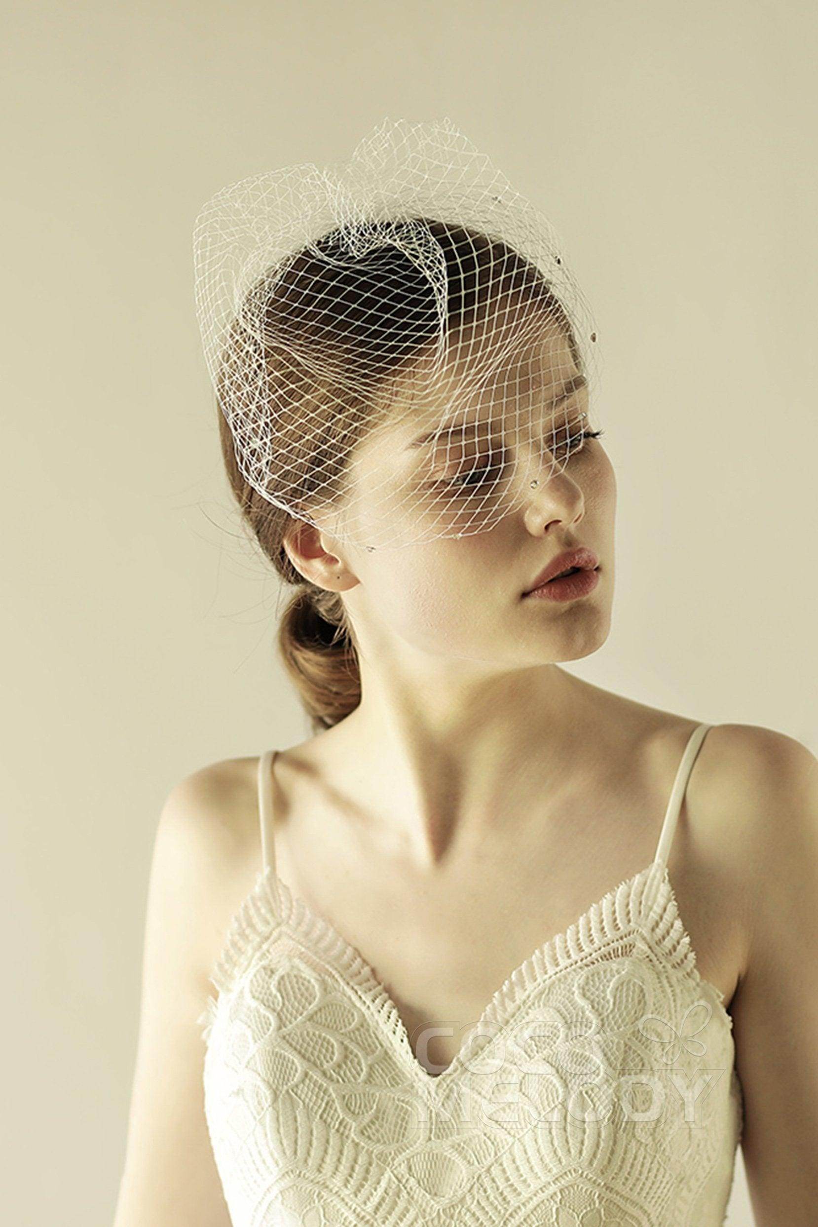 Elegant One-Tier Cut Edge Tulle Bridal Veil with Rhinestone Embellishments - Perfect for Weddings, Prom, and Formal Events | CV0237