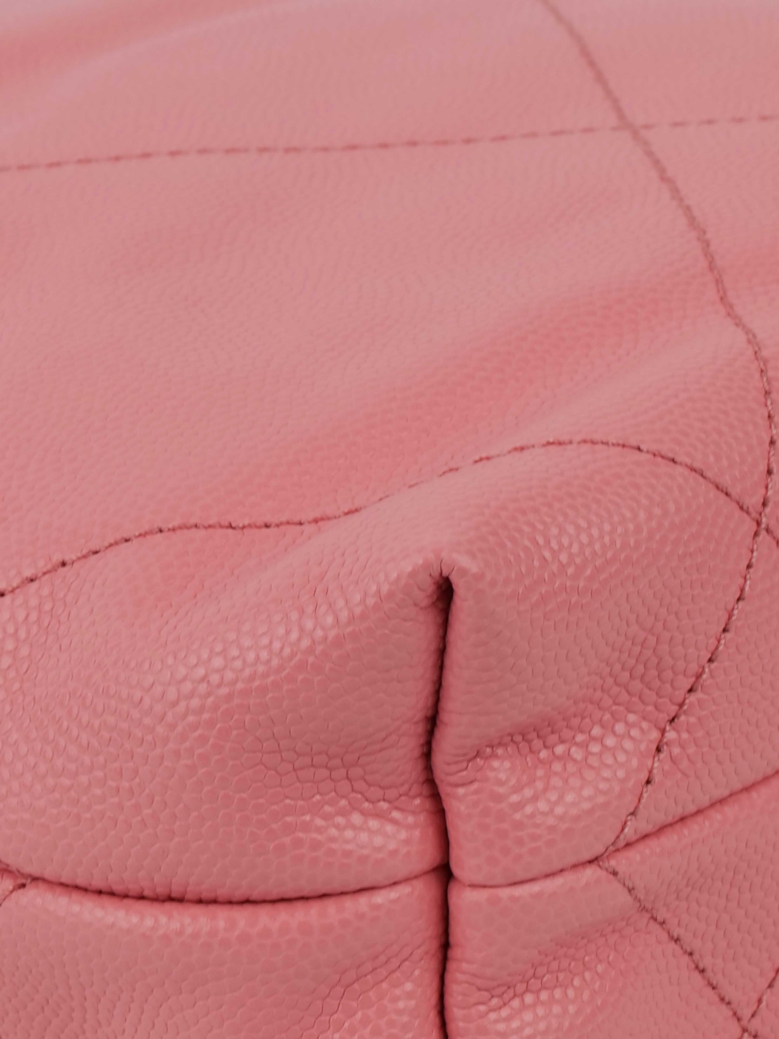 Chanel 22 Mini Shoulder Bag in Pink | Luxury Designer Crossbody Purse for Women | Perfect for Date Night, Parties & Special Occasions