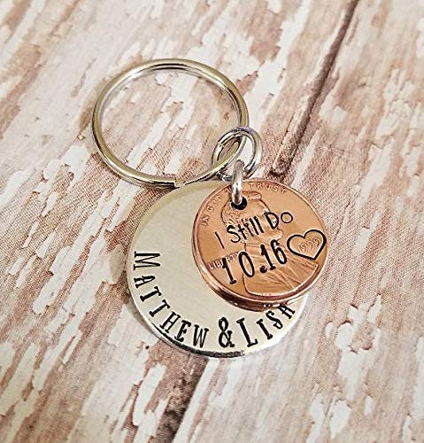 Personalized 'I Still Do' Wedding Anniversary Keychain - Romantic Gift for Husband & Wife - Perfect for Anniversaries, Valentine's Day & Couples Gifts
