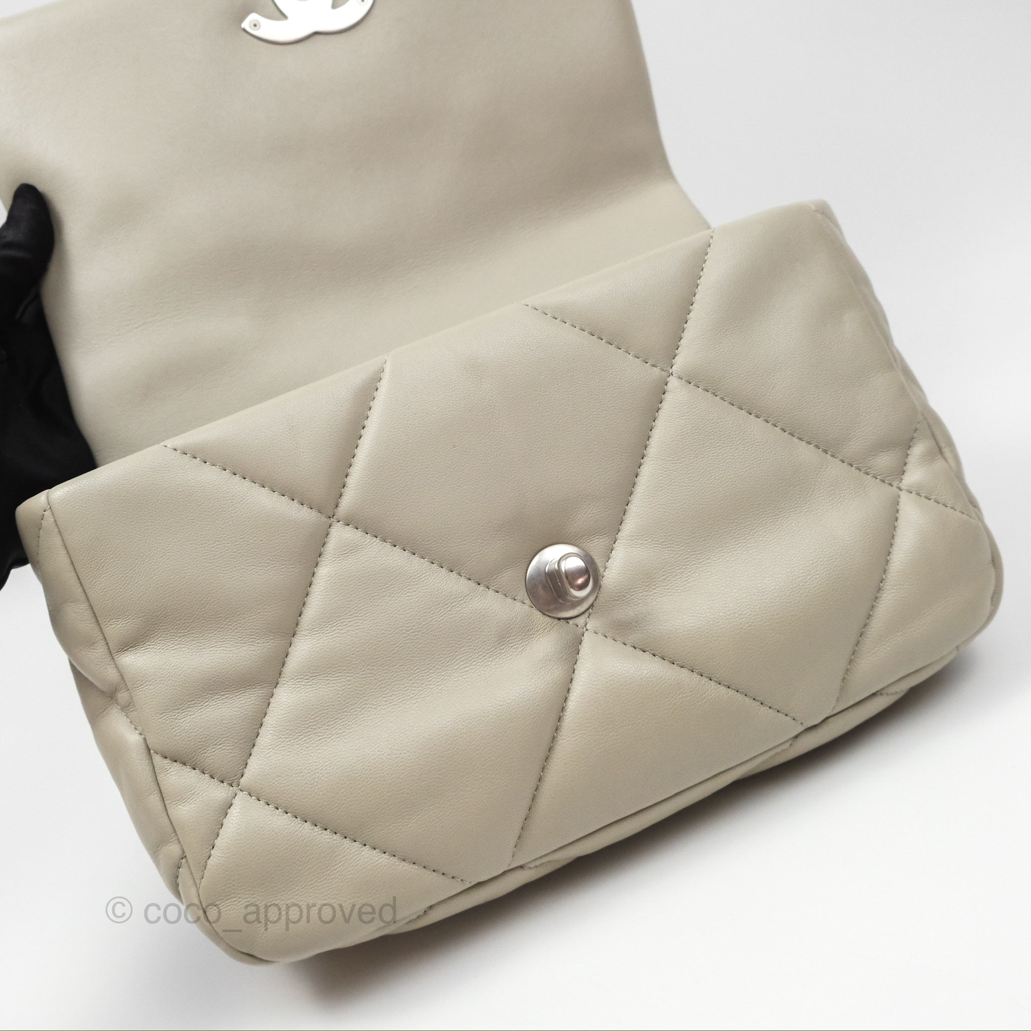 Chanel 19 Small Handbag in Sage Green with Mixed Hardware - Luxury Shoulder Bag for Women, Perfect for Everyday Use & Special Occasions
