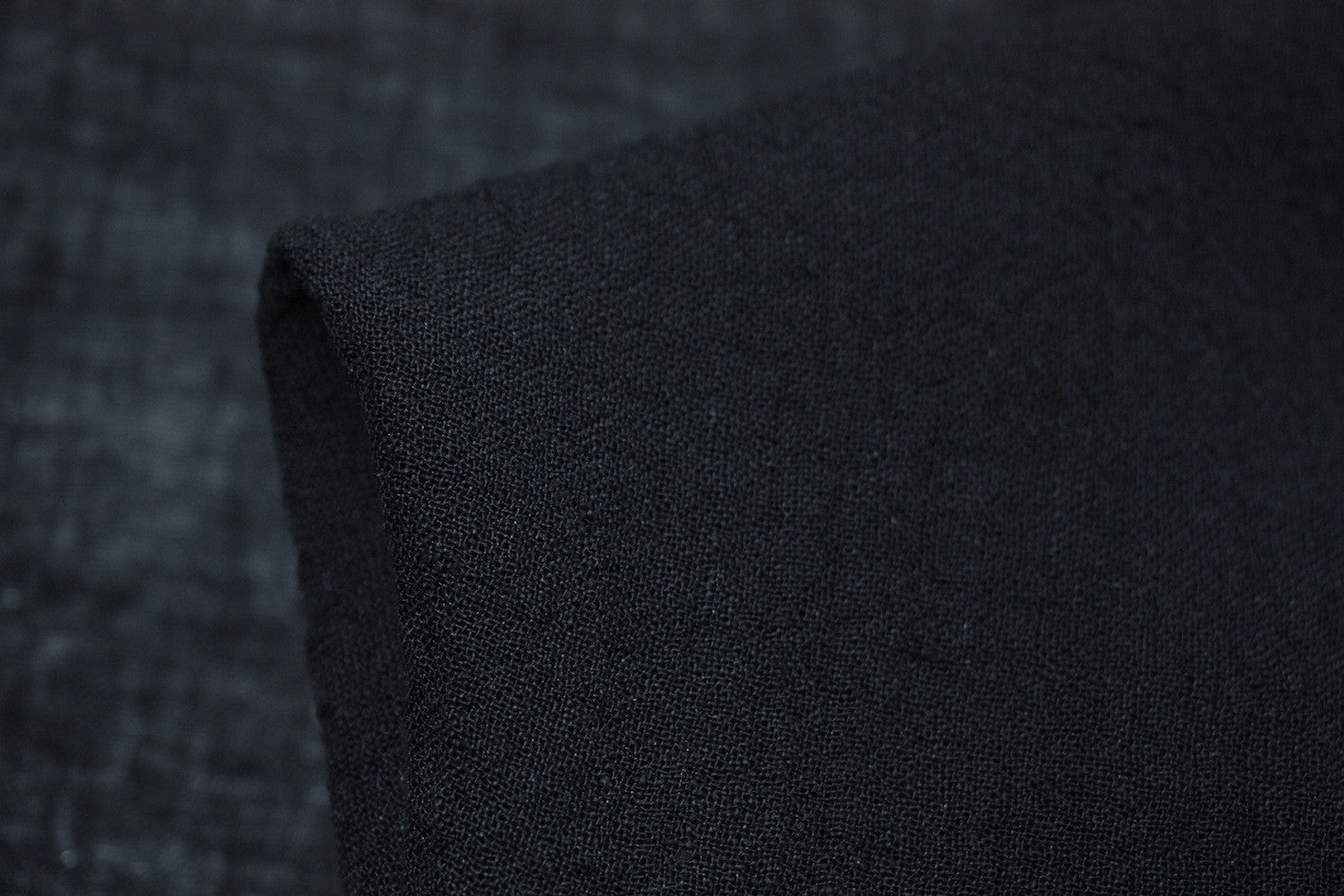 Black Crinkle Paper for Gift Wrapping, Packaging, and Crafting - Perfect for DIY Projects, Scrapbooking, and Party Decorations