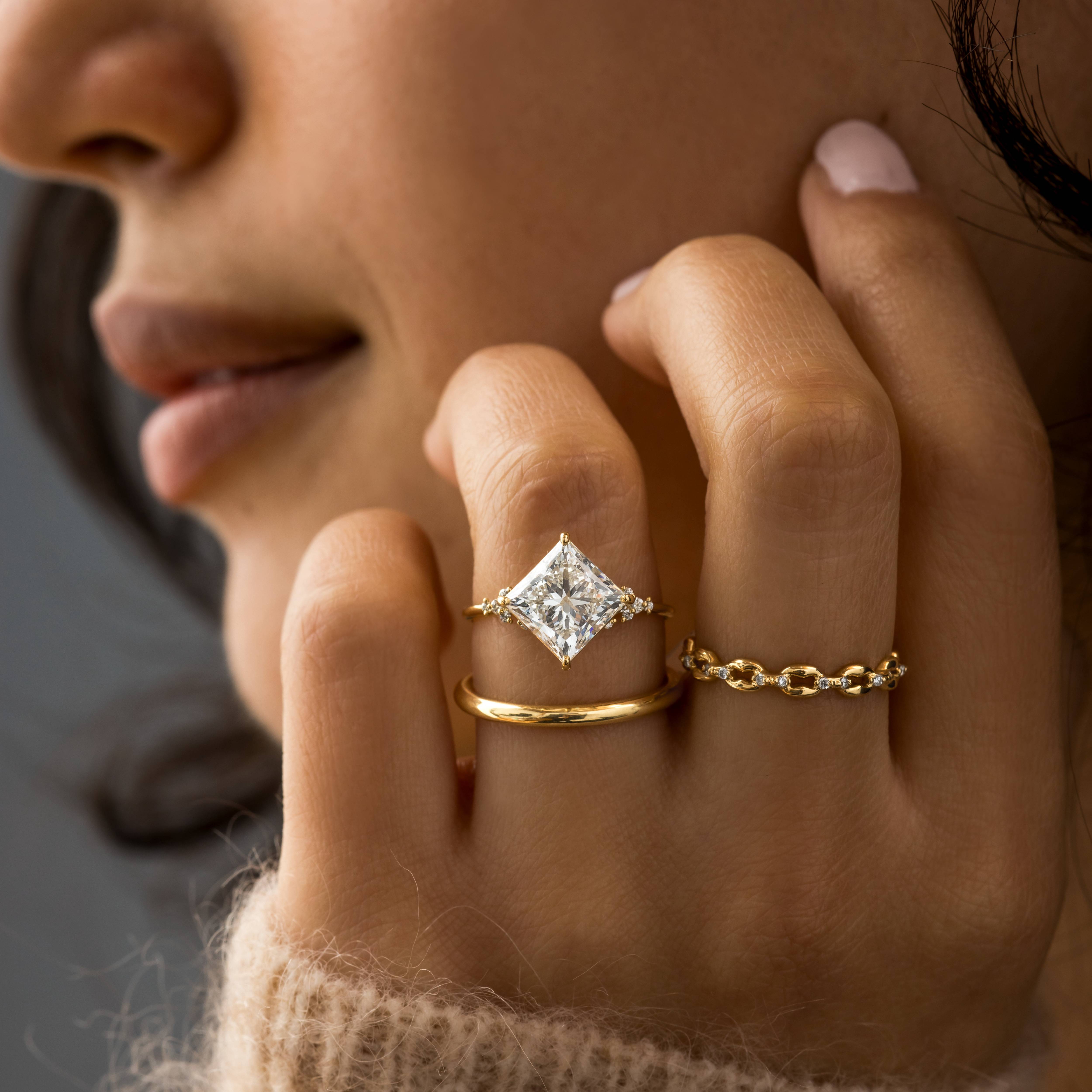 Elegant Damask Princess Cut Ring for Women - Perfect for Weddings, Engagements & Special Occasions