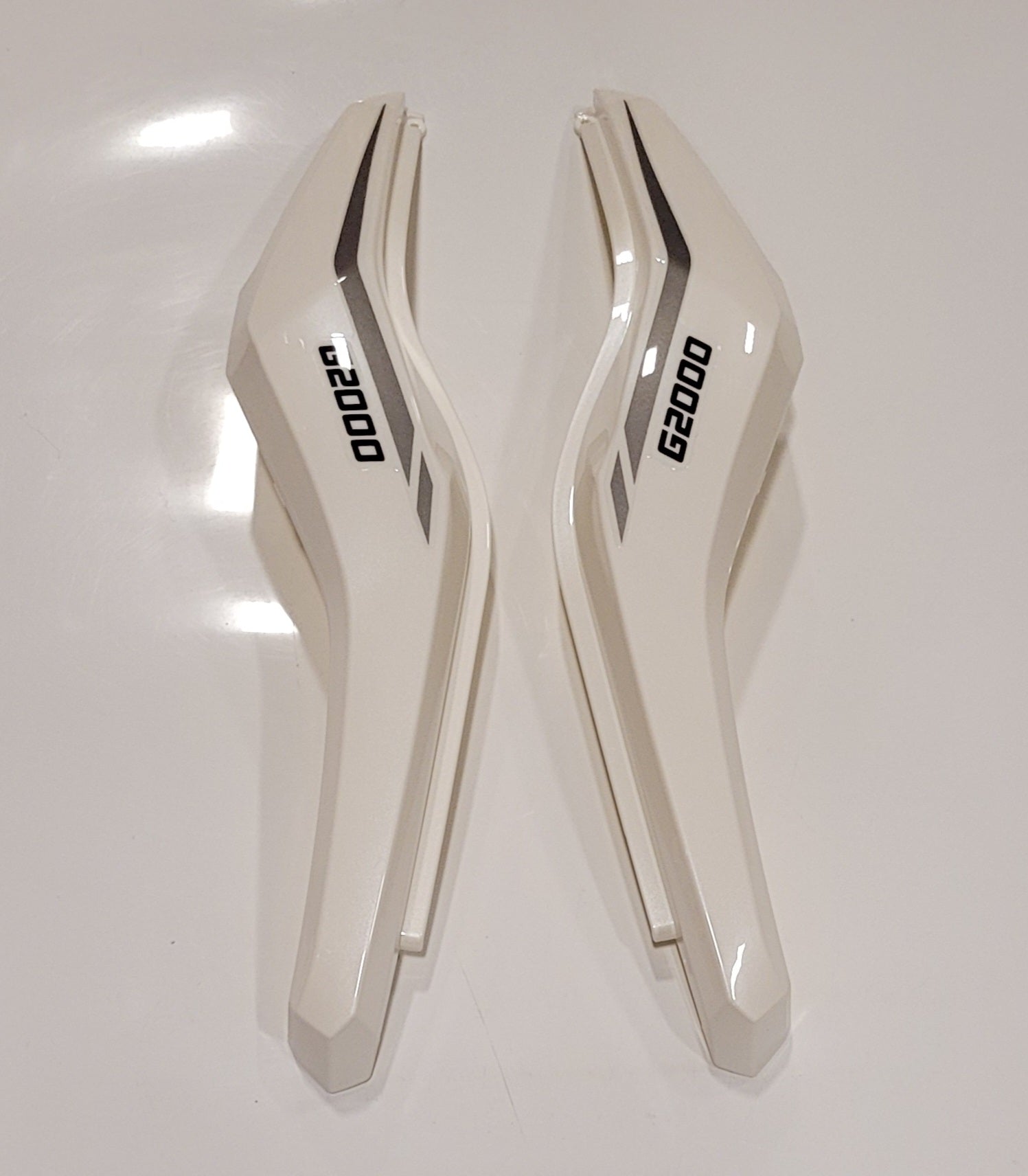 G2000 White Rear Left & Right Tail Cover Replacement - Perfect for Car Body Repair & Restoration | Auto Parts for Sedans, SUVs & Trucks