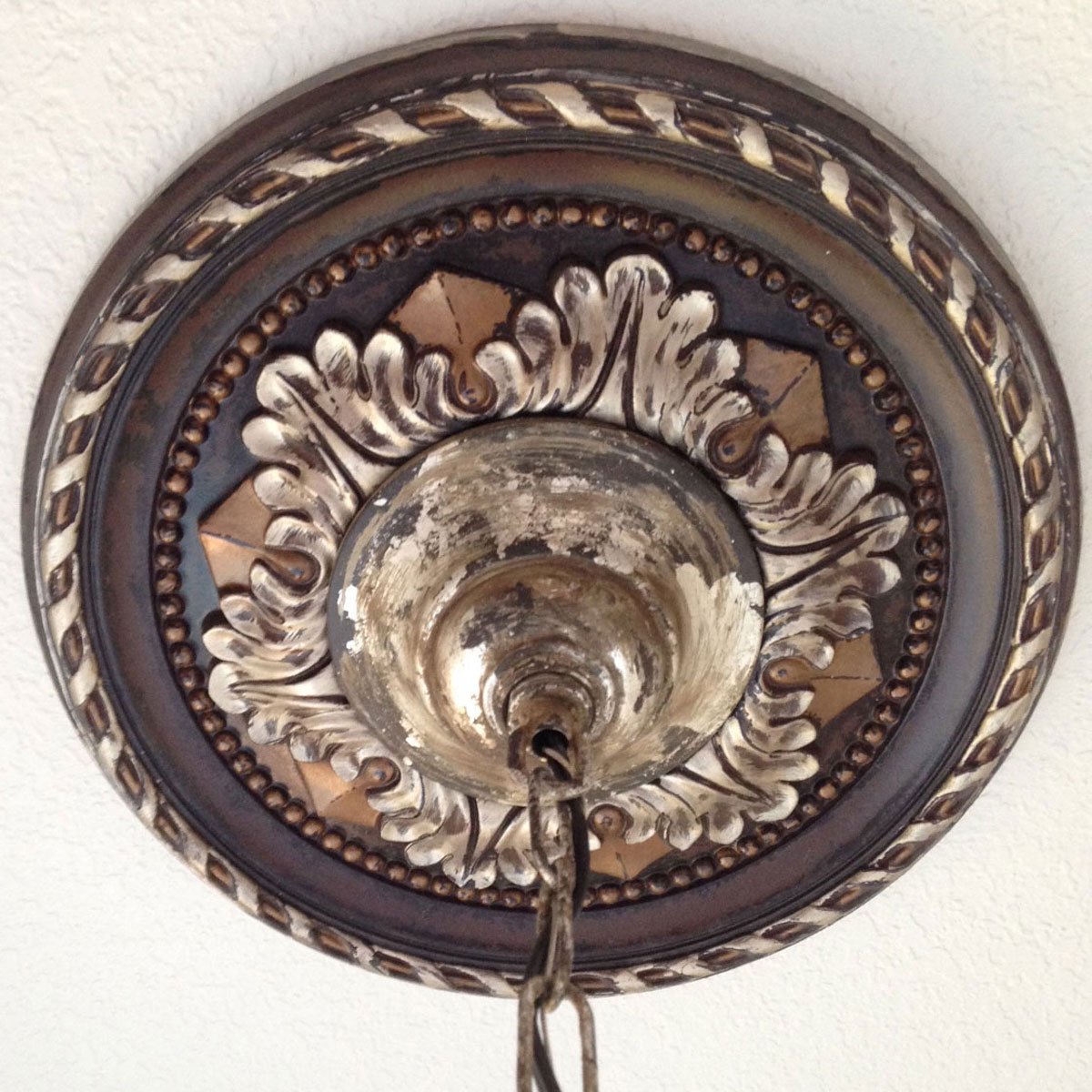 Ekena Millwork CM23PMPLS Palmetto Ceiling Medallion - 23 5/8