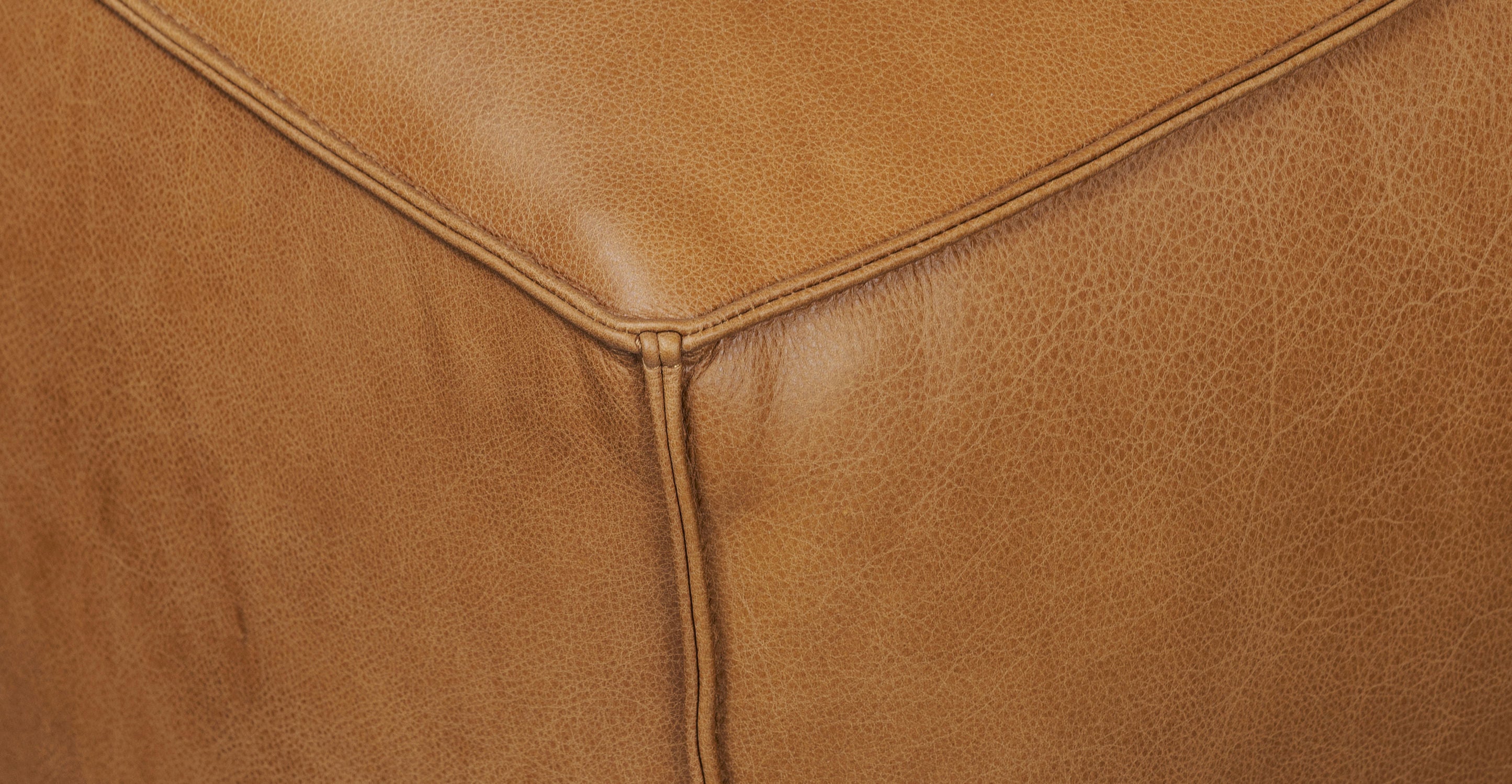 Stylish and Versatile Capa Ottoman - Perfect for Living Room, Bedroom, or Office - Extra Seating & Storage Solution