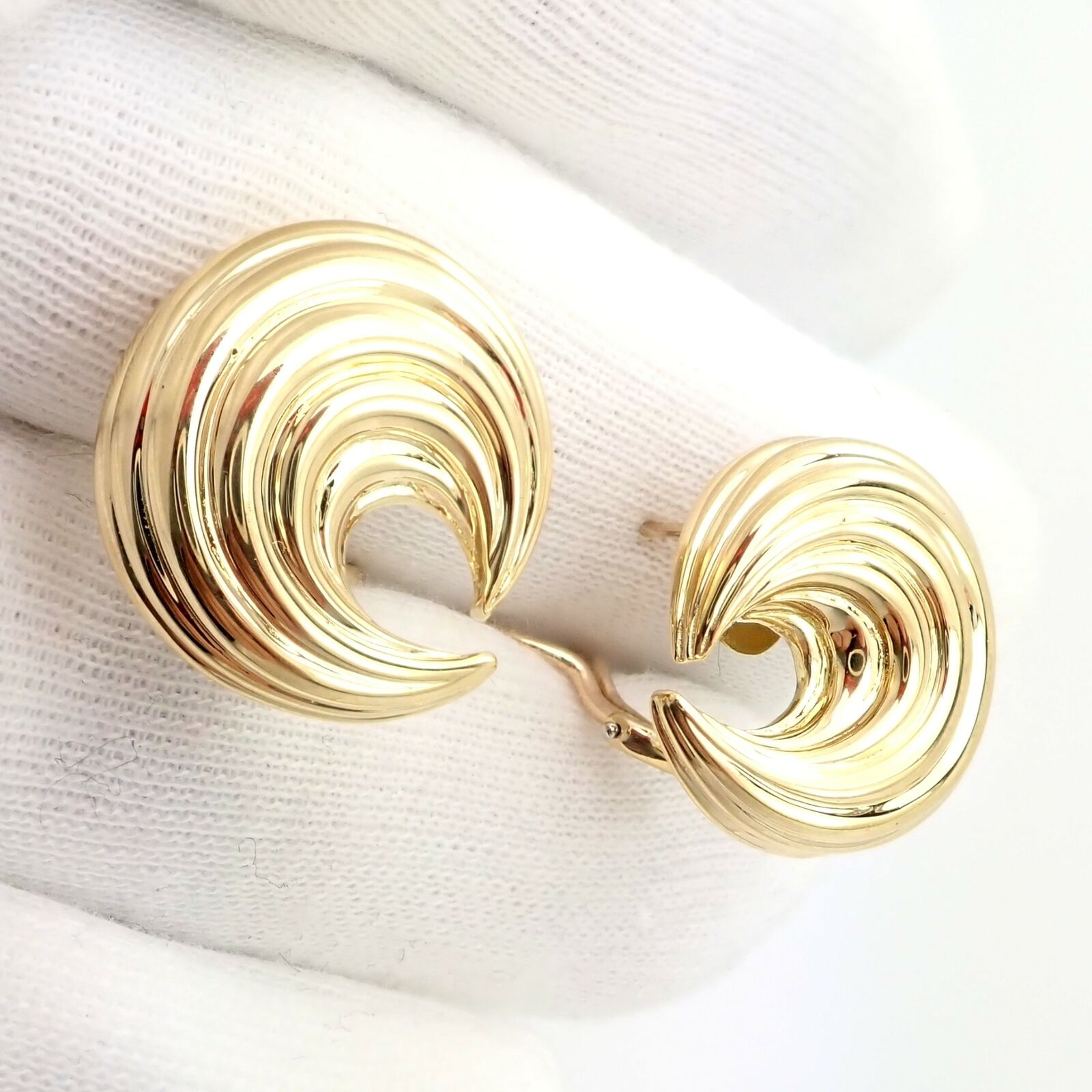 Authentic Tiffany & Co 18k Yellow Gold Vintage Crescent Moon Earrings - Perfect for Weddings, Anniversaries & Special Occasions