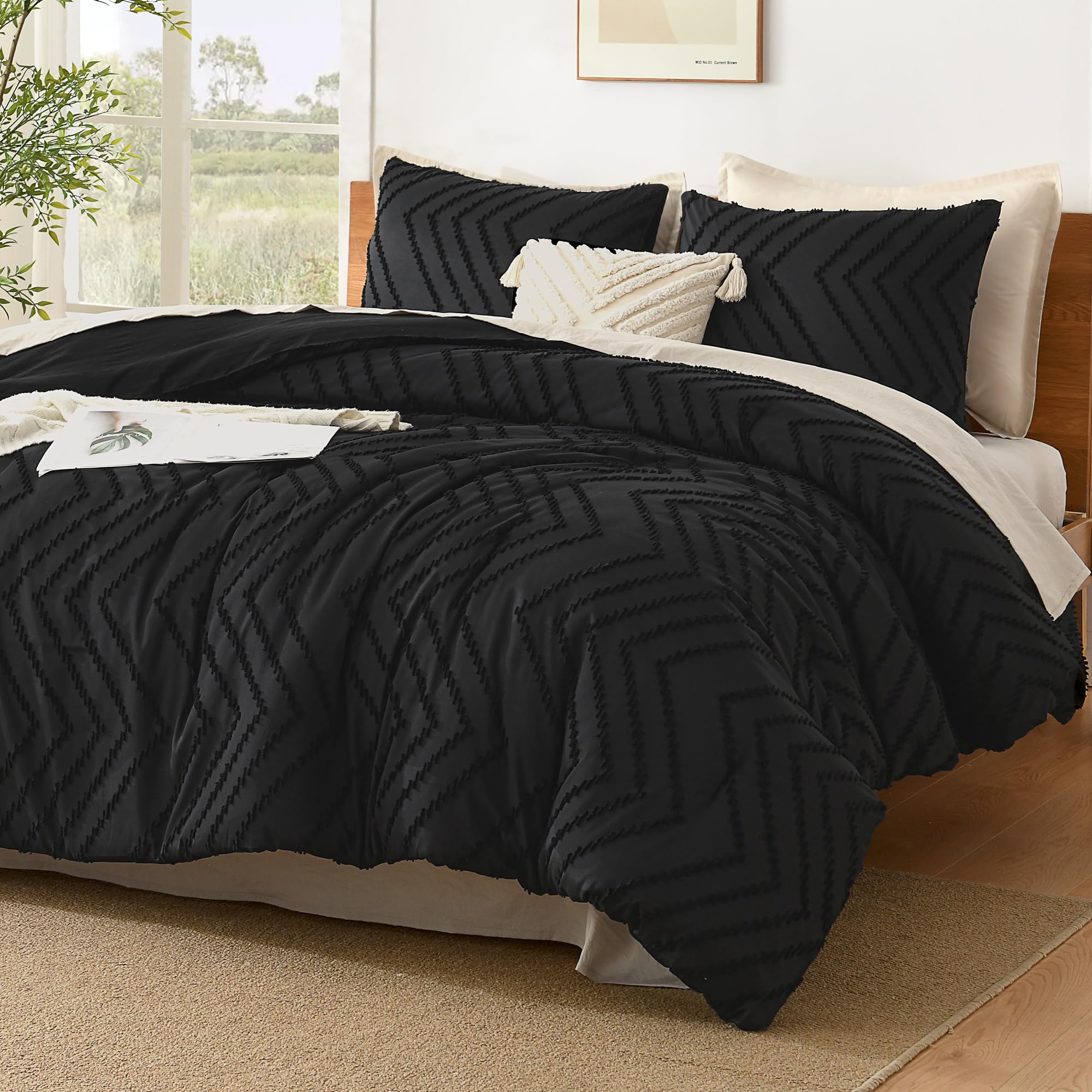 Premium Black Full Comforter Set - Lightweight Fluffy Down Alternative Bedding with 2 Pillow Shams (79x90 Inches) | Soft & Breathable All-Season Comforter for Bedroom, Guest Room & Dorm | Perfect Gift Choice for Housewarming & Holidays