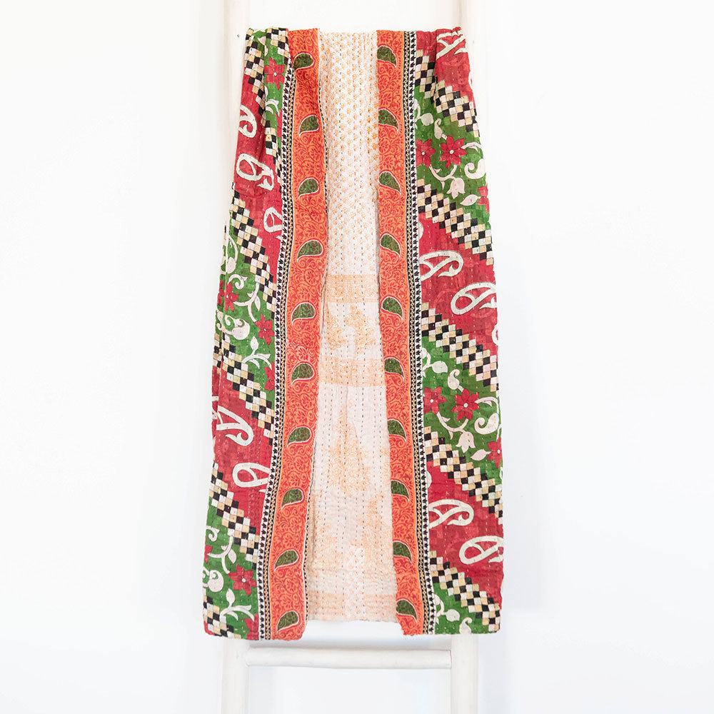 Handmade Kantha Quilt KT4218 - Unique Boho Chic Bedspread for Cozy Home Decor & Bohemian Bedroom Style