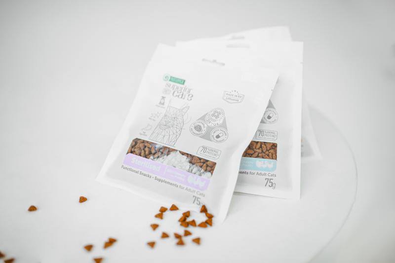 Healthy Poultry Cat Treats for Adult Sterilized Cats - Delicious Snacks for Weight Management & Indoor Playtime