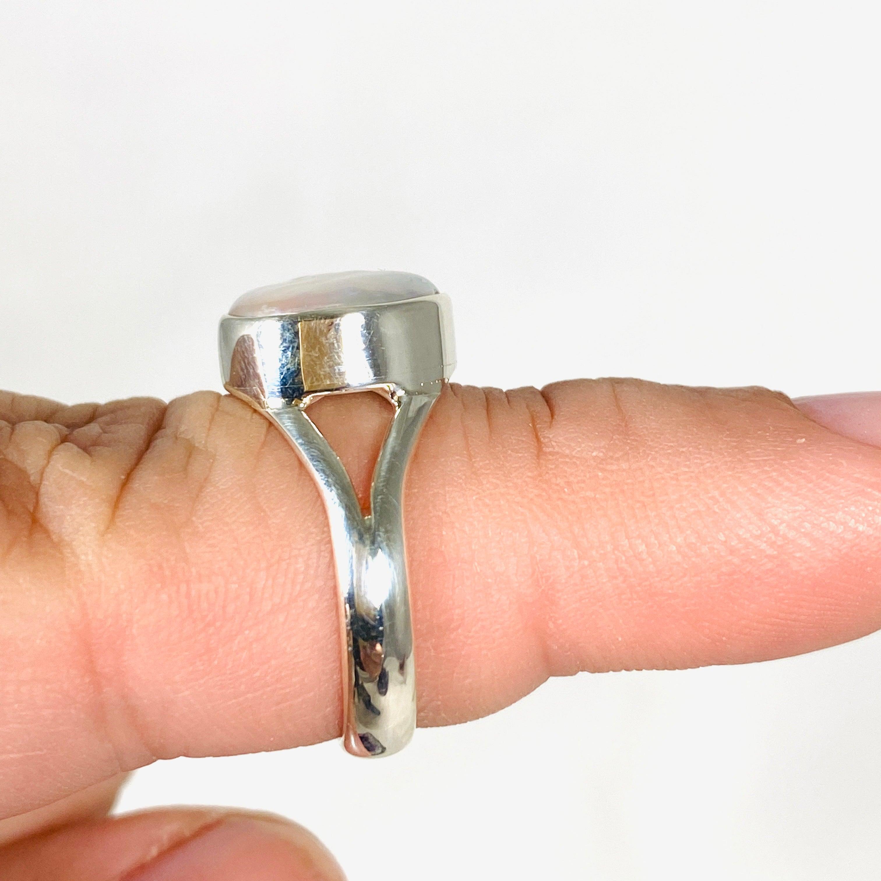 Pearl Round Split Band Ring KRGJ2934 - Elegant Jewelry for Women, Perfect for Weddings, Parties & Special Occasions