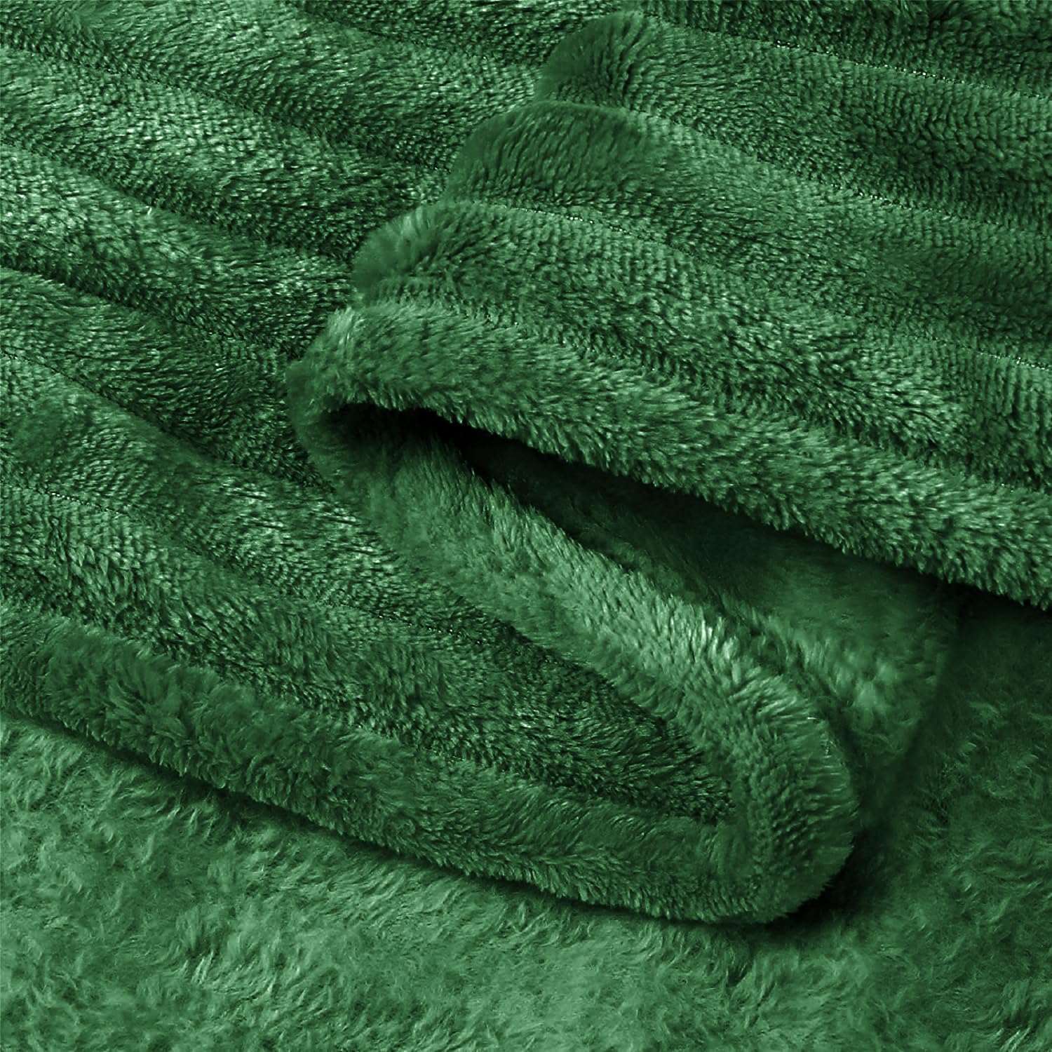BEDELITE 3D Ribbed Jacquard Fleece Blanket - Twin Size 60x80 Inches - Ultra Soft, Warm & Plush Lightweight Throw Blanket for Bed, Couch, Sofa - Cozy Home Decor, Perfect for Winter Nights & Gift Giving (Green)