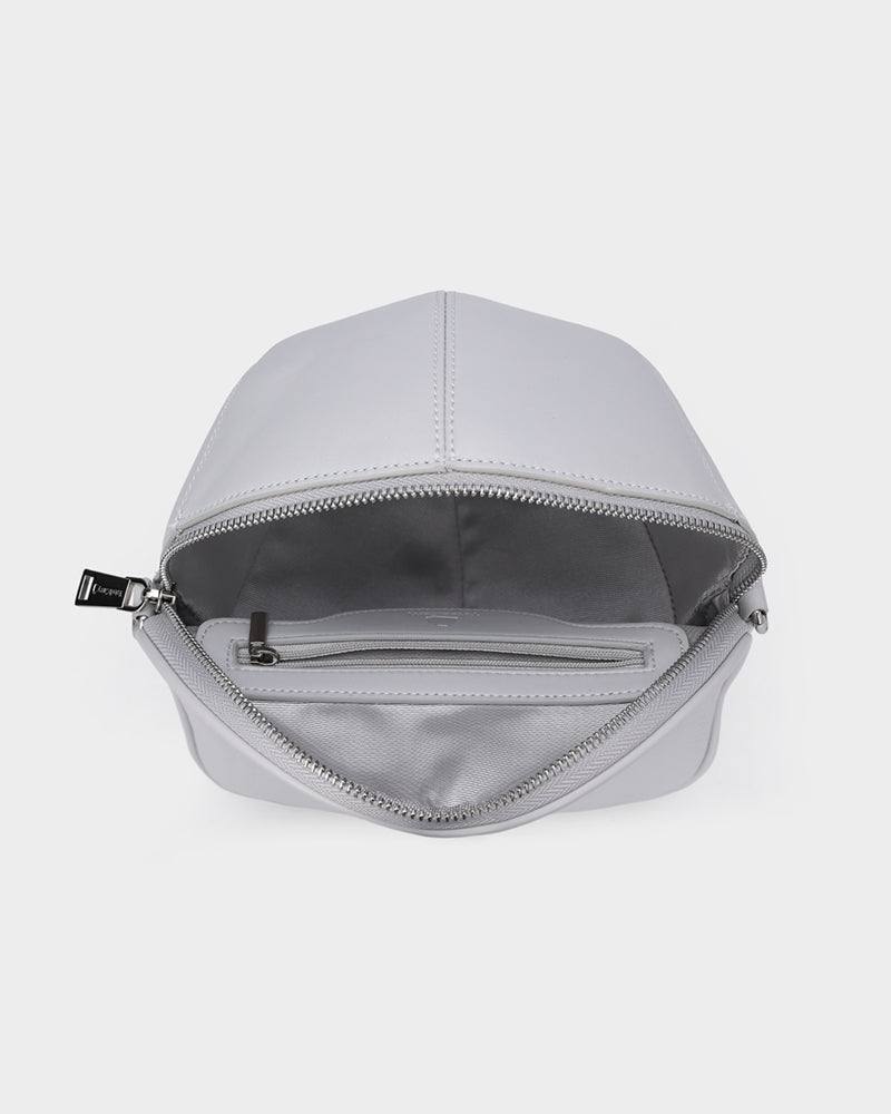 Stylish Baseball Cap Design Bags for Men & Women - Trendy Fashion Accessories for Sports, Travel, and Everyday Use