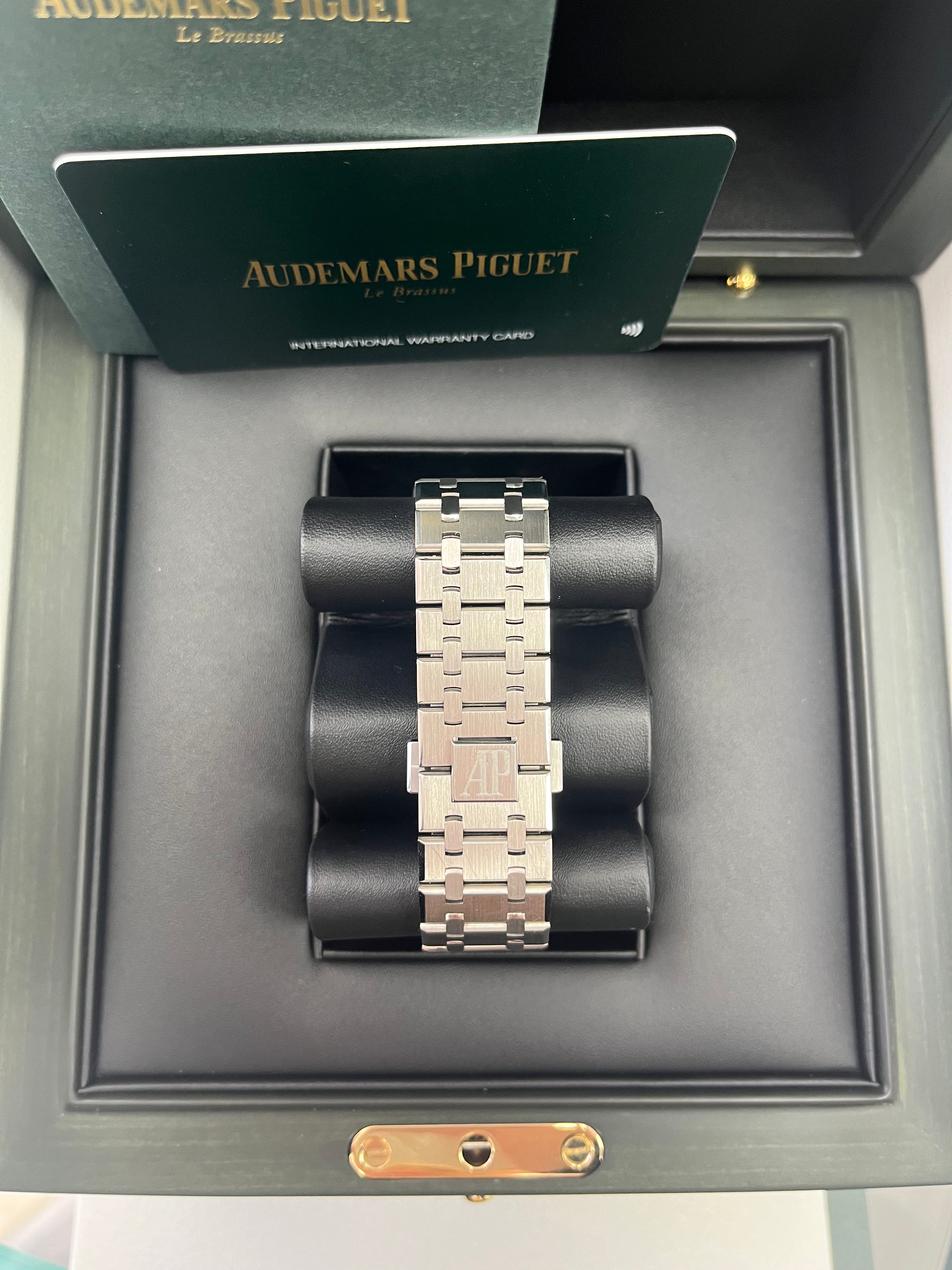 Audemars Piguet Royal Oak Chronograph 26240ST.OO.1320ST.08 Men's Luxury Watch - Premium Swiss Automatic Chronograph for Business, Formal & Special Occasions