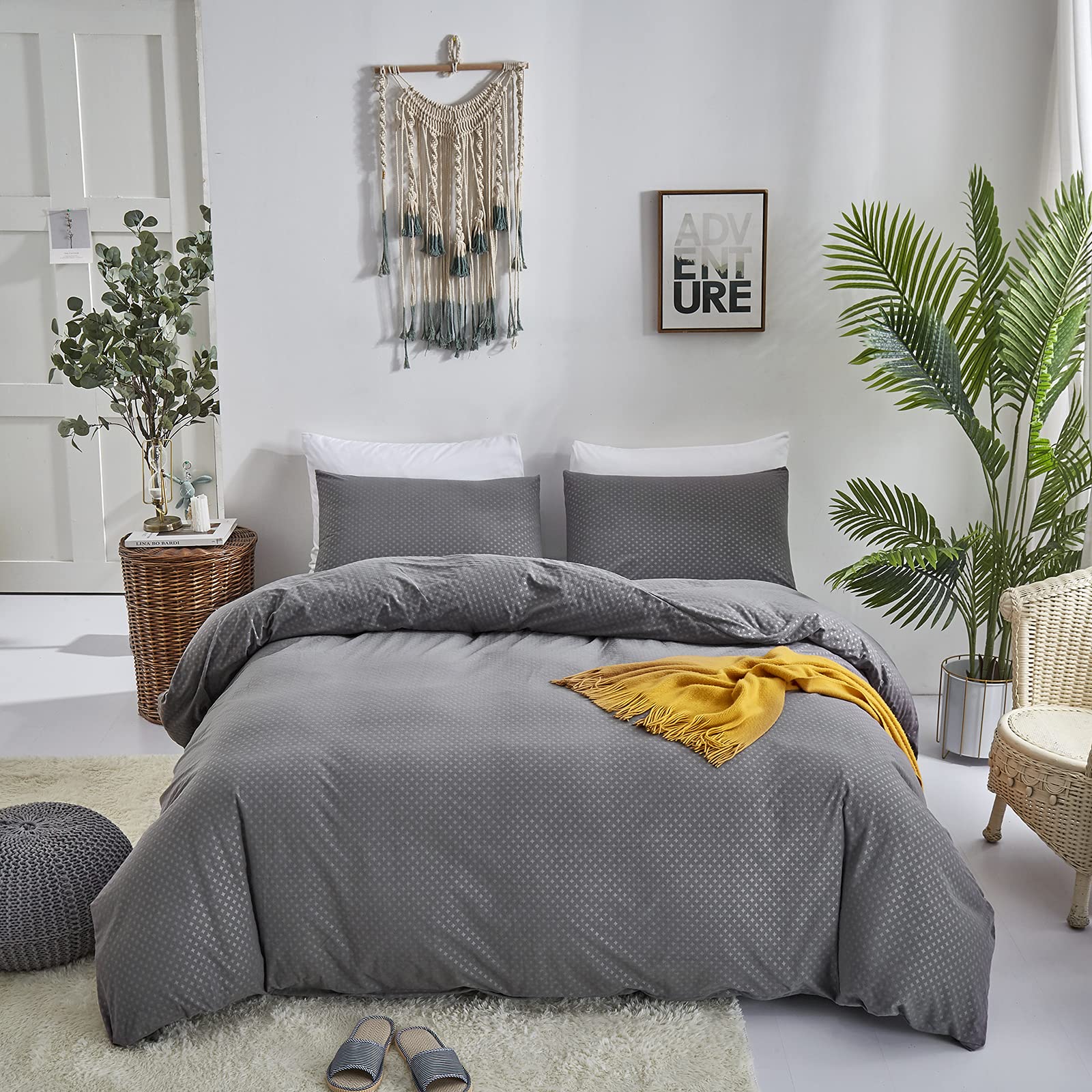 Karever Gray Velvet Comforter Set Queen Size - Soft Flannel Velvet Bedding with Rhombic Star Pattern, Shaggy Fuzzy Blanket for Women, Solid Gray Velvet Bed Comforter - Perfect for Cozy Winter Nights and Luxurious Bedroom Decor
